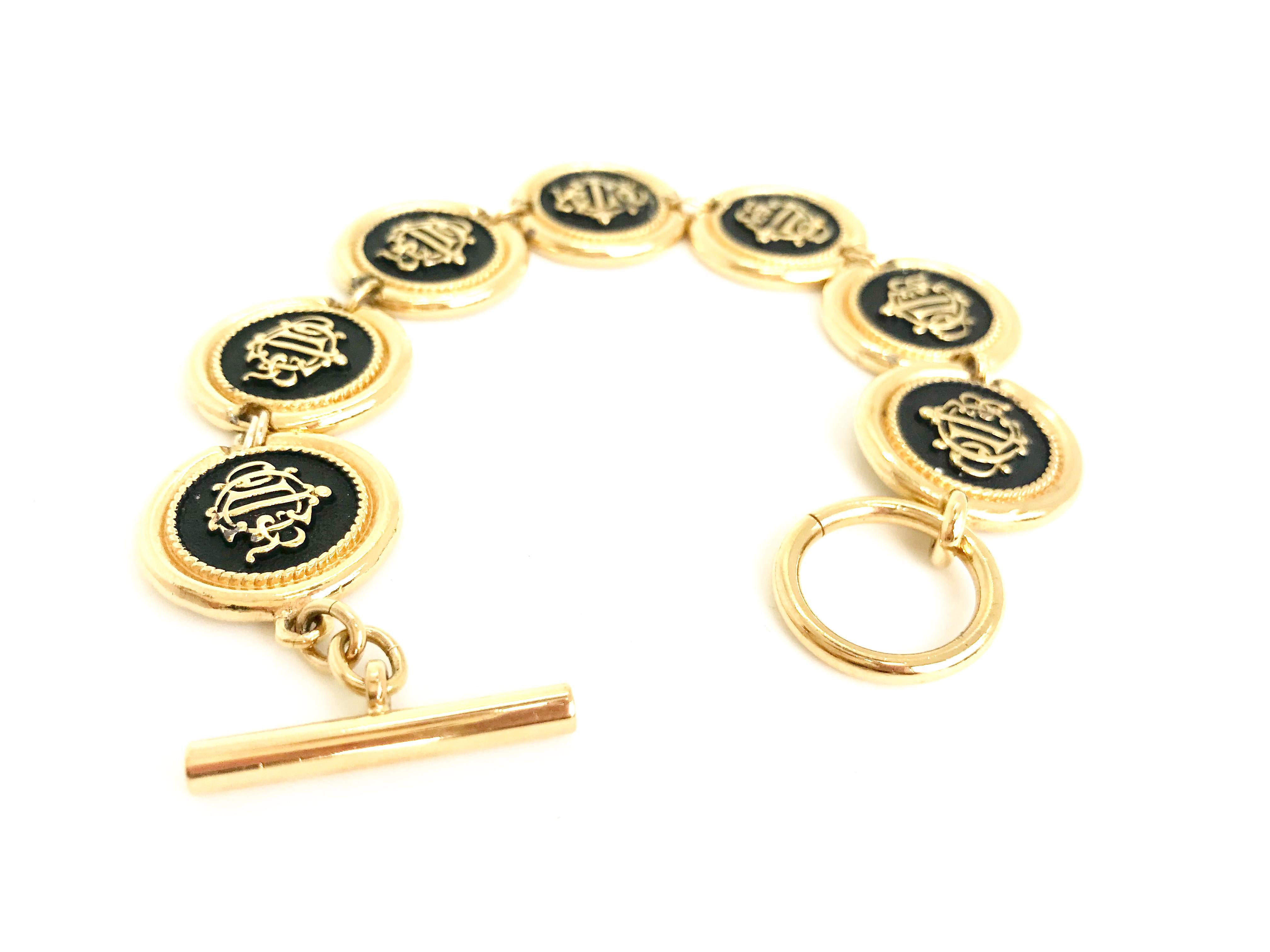 Christian Dior vintage 1990s medallion link bracelet In Good Condition In London, GB