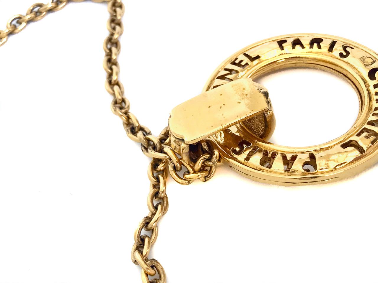 Women's or Men's Chanel 1980s Vintage Large Cut Out Long Pendant Necklace Chain  