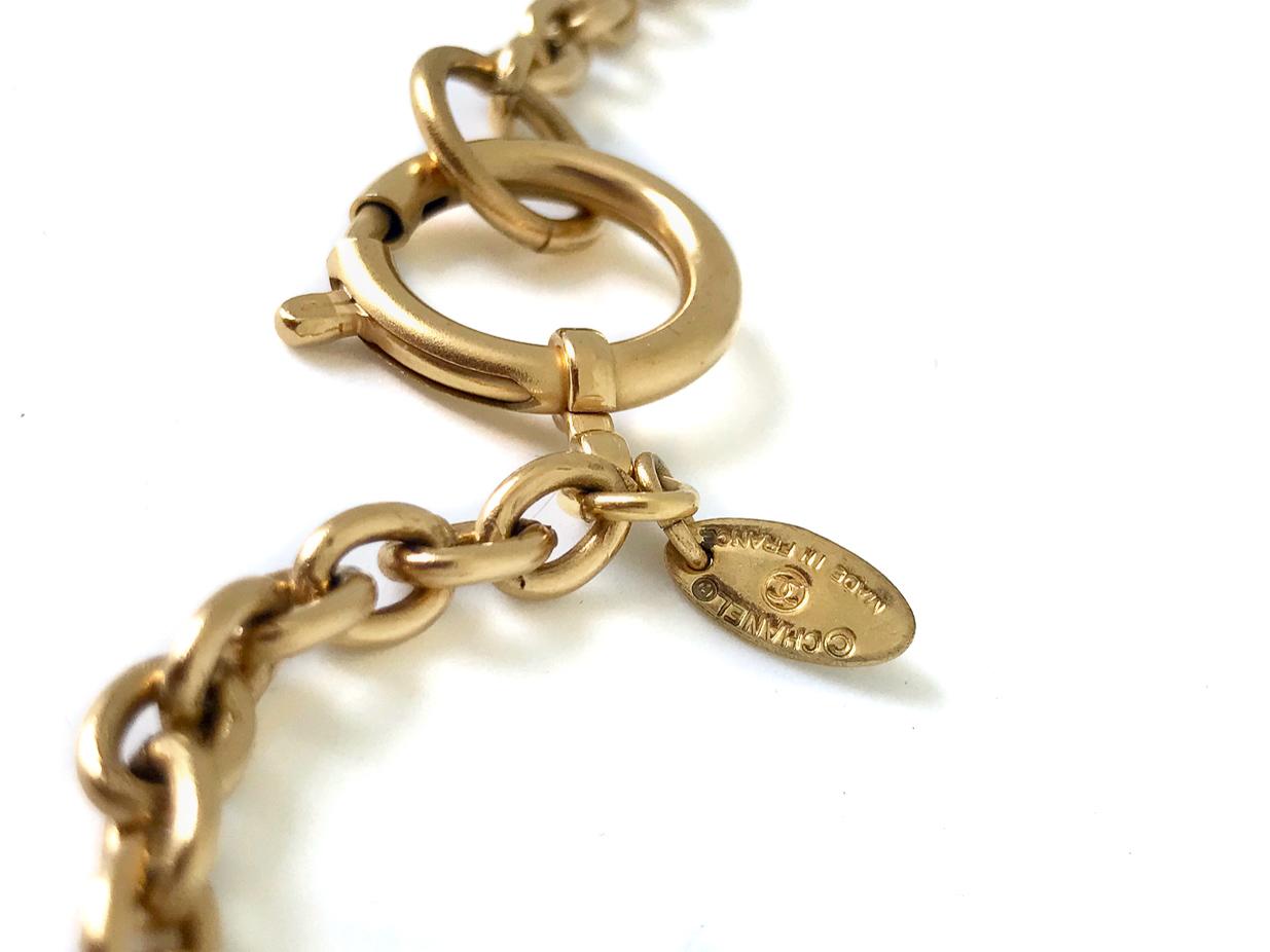 Chanel 1980s Vintage Large Cut Out Long Pendant Necklace Chain   2