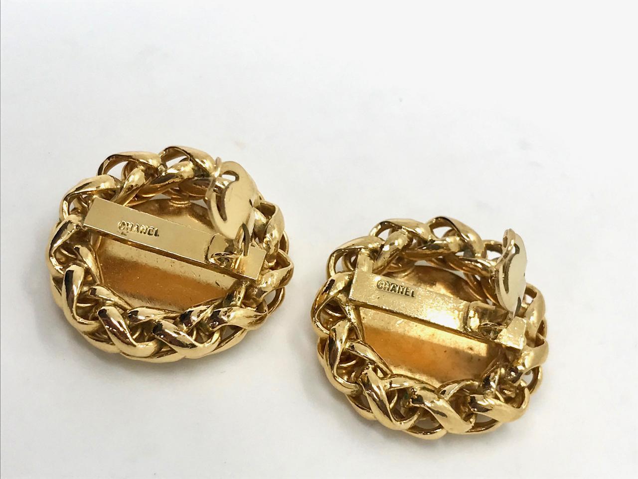 Chanel 1980s Vintage Gold Plated CC Logo Wheat Clip On Earrings In Excellent Condition In London, GB