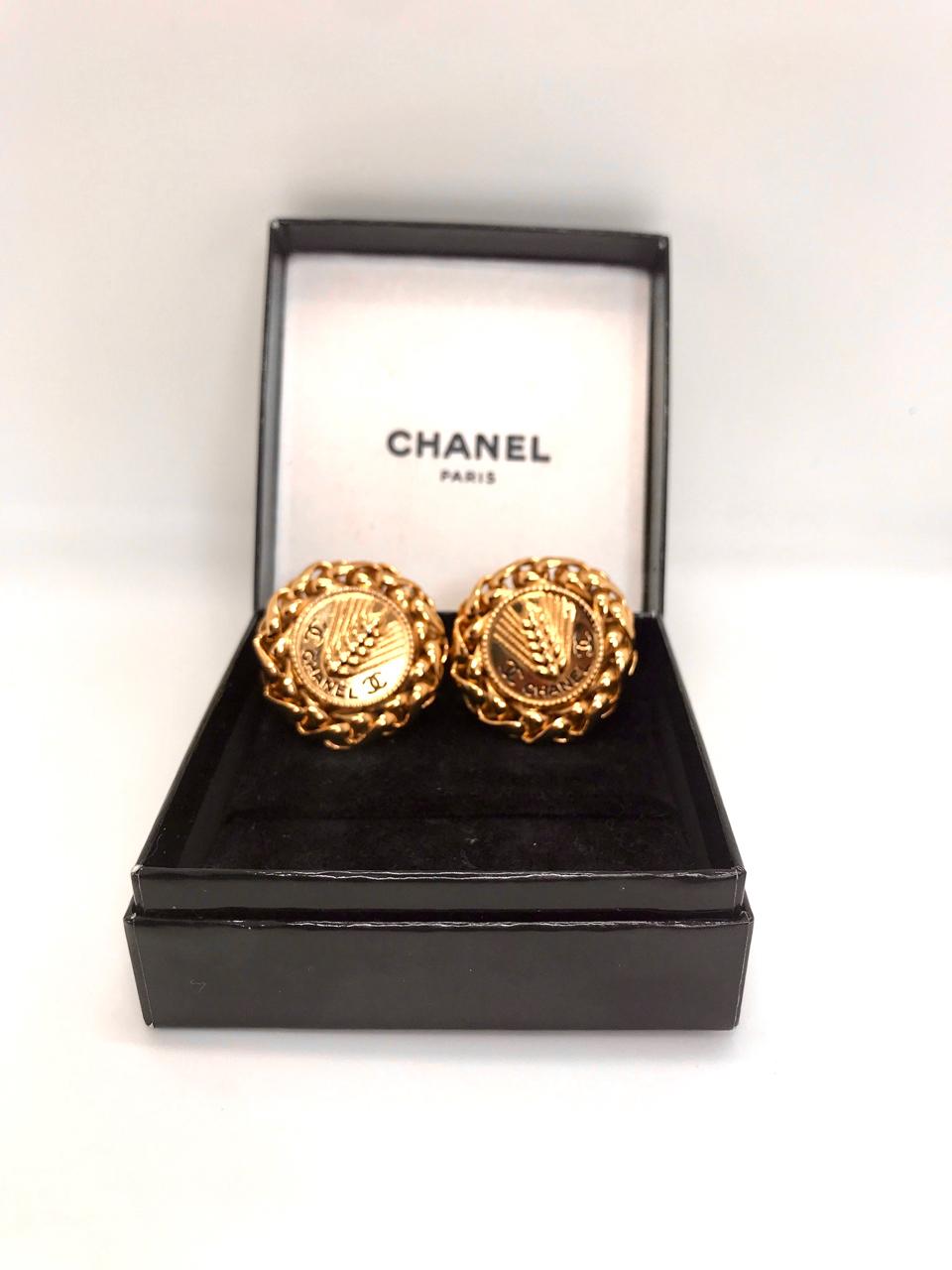 Chanel 1980s Vintage Gold Plated CC Logo Wheat Clip On Earrings 3