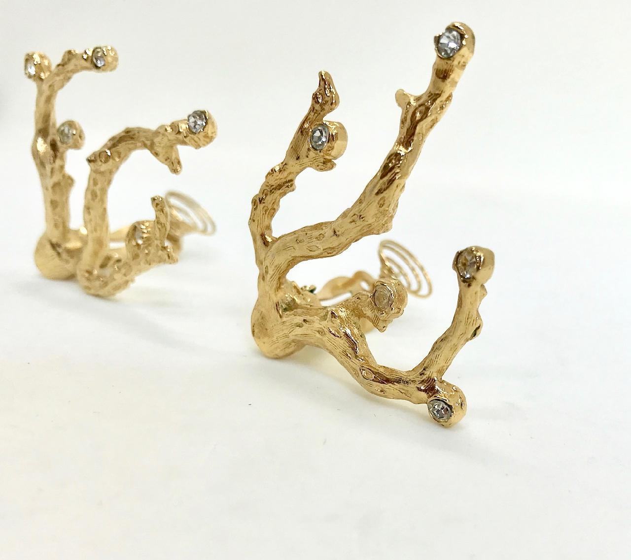 Yves Saint Laurent YSL 1980s Vintage Goosens Coral Gold Plated Earrings. 

Rare, collectable statement earrings created by the late great Monsieur Bijou Robert Goosens, these exquisite earrings with the classic Goosens organic form are inspired by