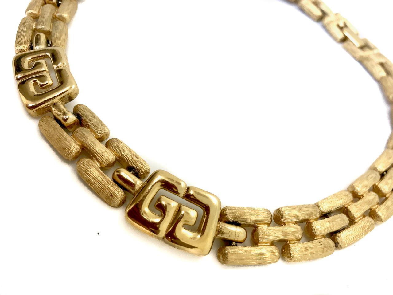 Givenchy 1980s Vintage Gold Plated 'G' Choker Collar Necklace In Excellent Condition In London, GB