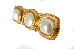 Fendi 1990s Vintage Gold Plated Brooch with Faux Pearls