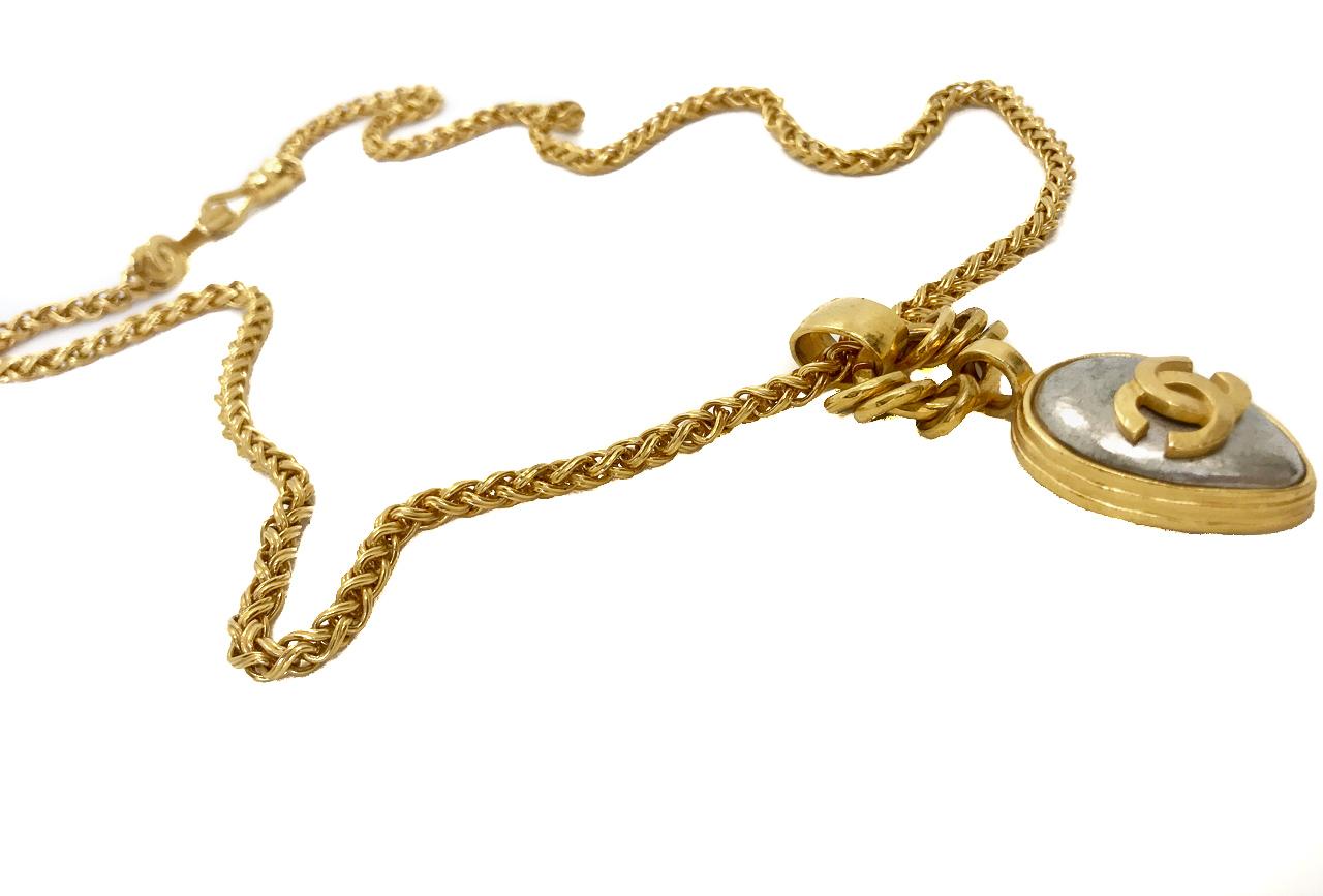 Women's or Men's Chanel 1990s 24 Karat Gold Plated Pendant Necklace For Sale