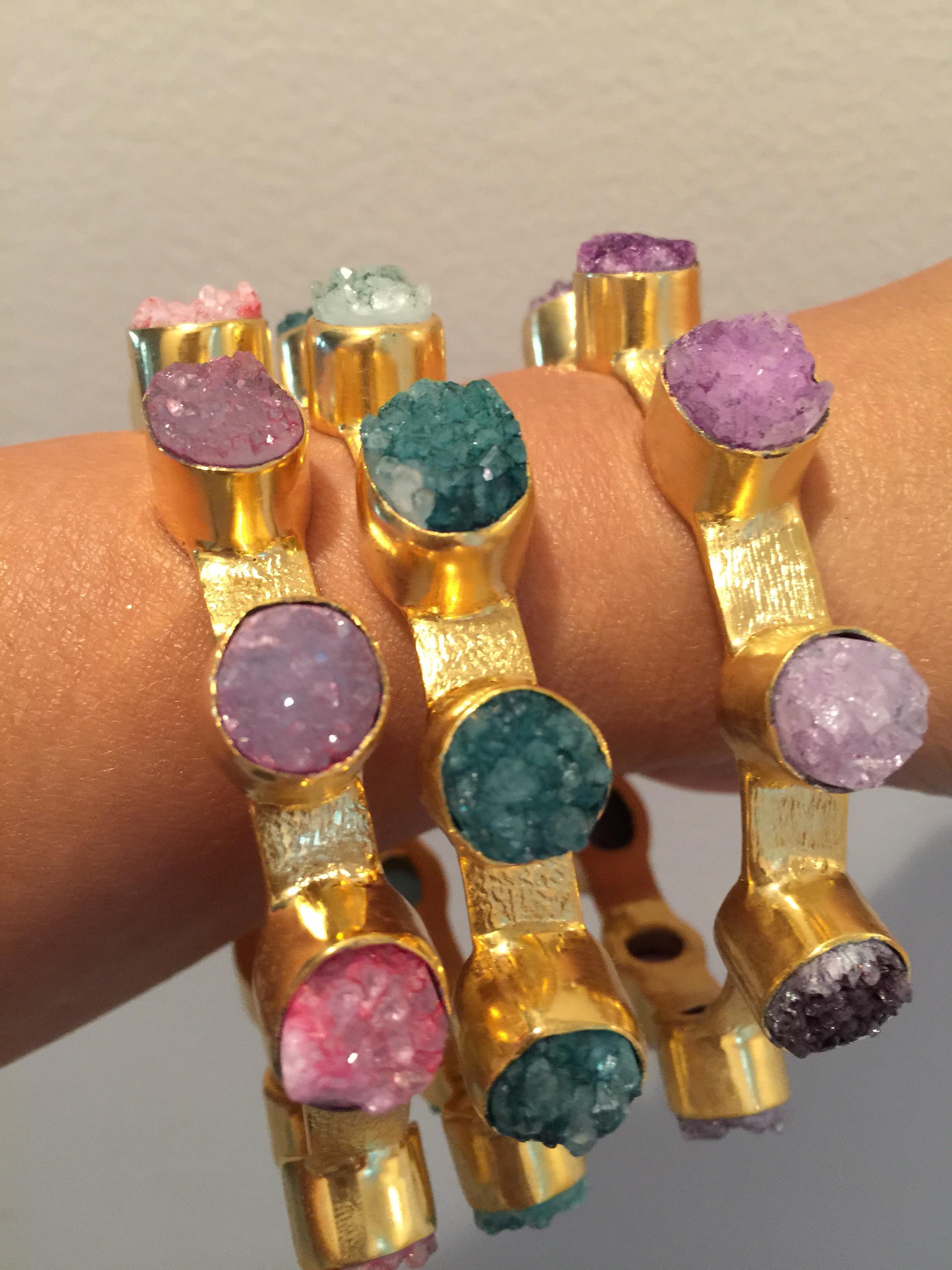 Taille mixte Bracelet jonc à texture druzy Colet Geode 10 en vente