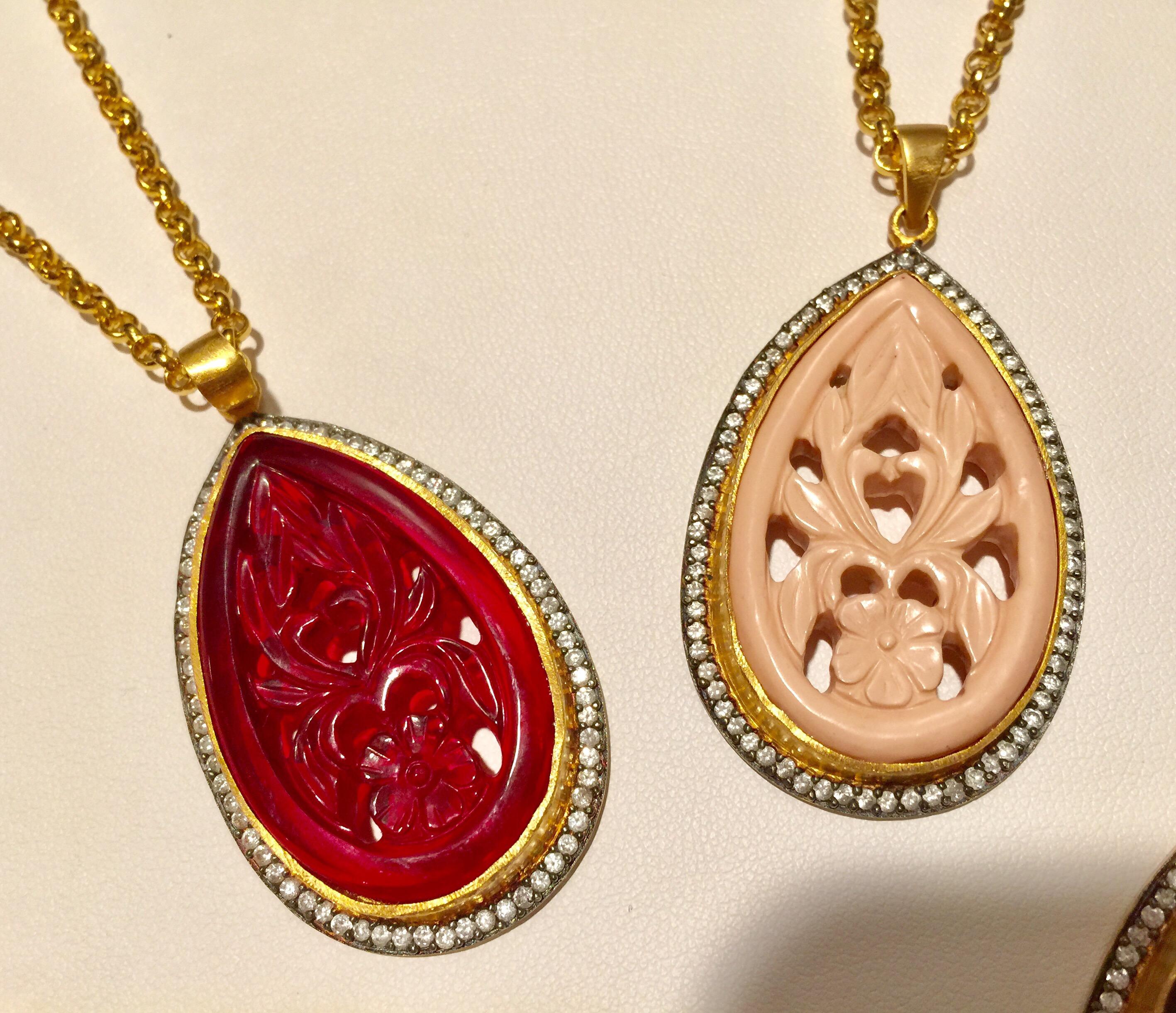 Hand Carved Red Resin Necklace  In New Condition For Sale In Hoffman Estates, IL