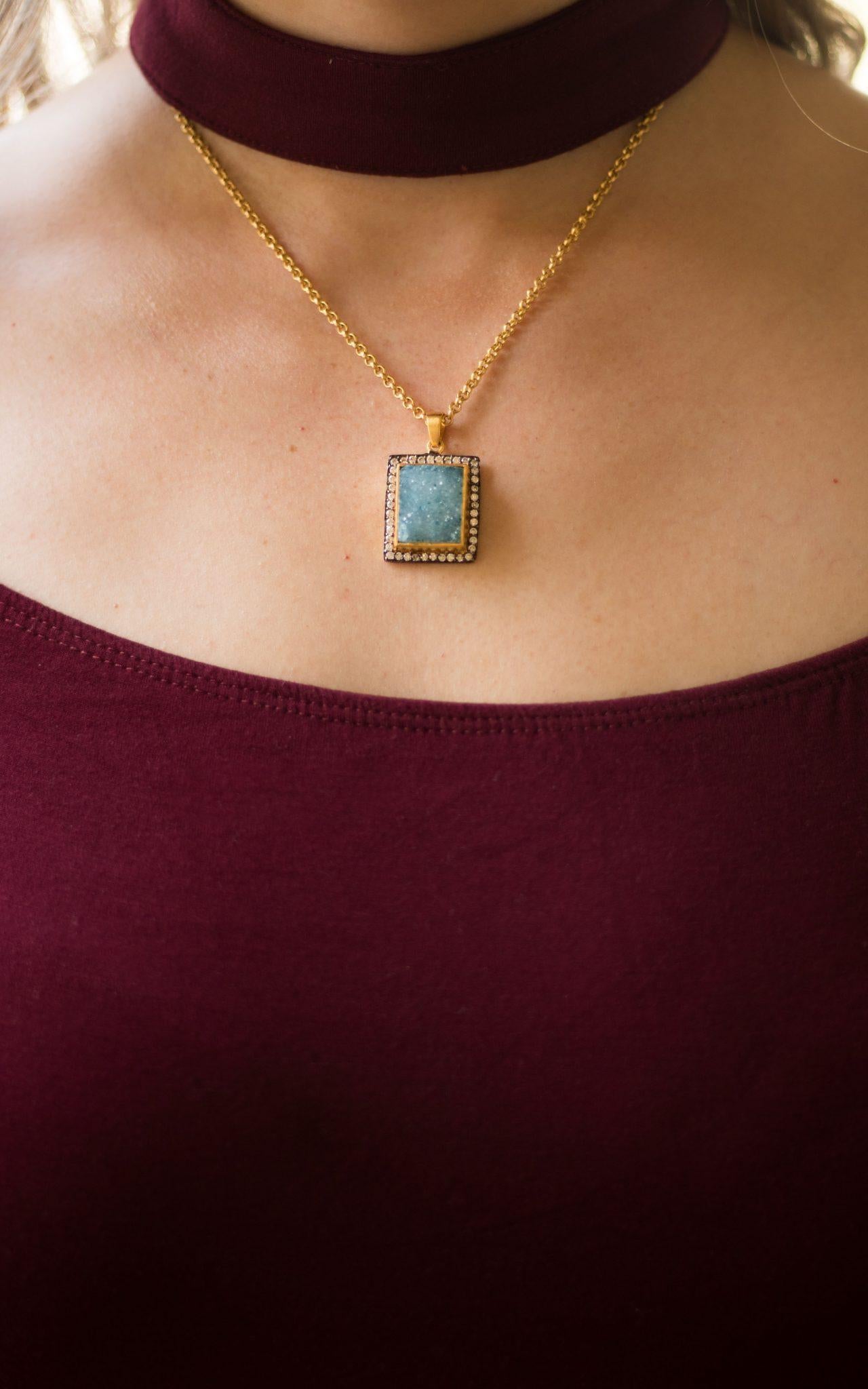 Geode Druzy Meghna Jewels Texturierte Halskette (Moderne) im Angebot