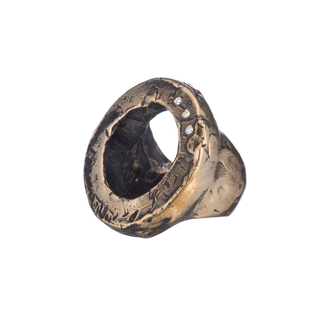 - Handmade in Seattle by Shannon Koszyk
- Bronze Infini Ring with 3 burnished diamonds
- round ring with open center
- all diamond pieces are handmade to order, please allow 8-10 weeks
- sizes 7-10 available in whole sizes only
- custom sizing
