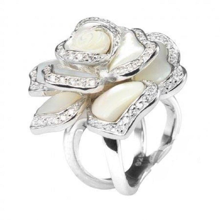 Sterling Silver Rhodium Plating Flower Style Mother Of Pearl Fashion Ring byFeri In New Condition For Sale In Valenton, FR