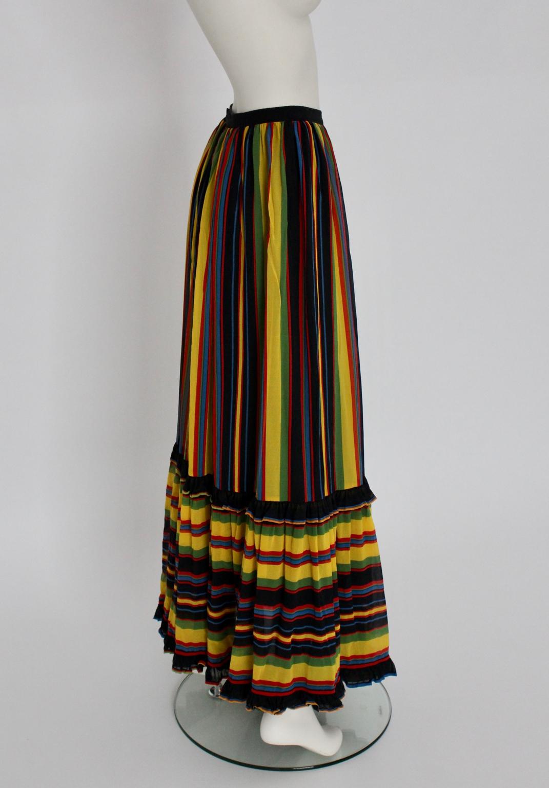 Skirt multicolored stripes Silk Vintage Italy 1960s In Good Condition For Sale In Vienna, AT