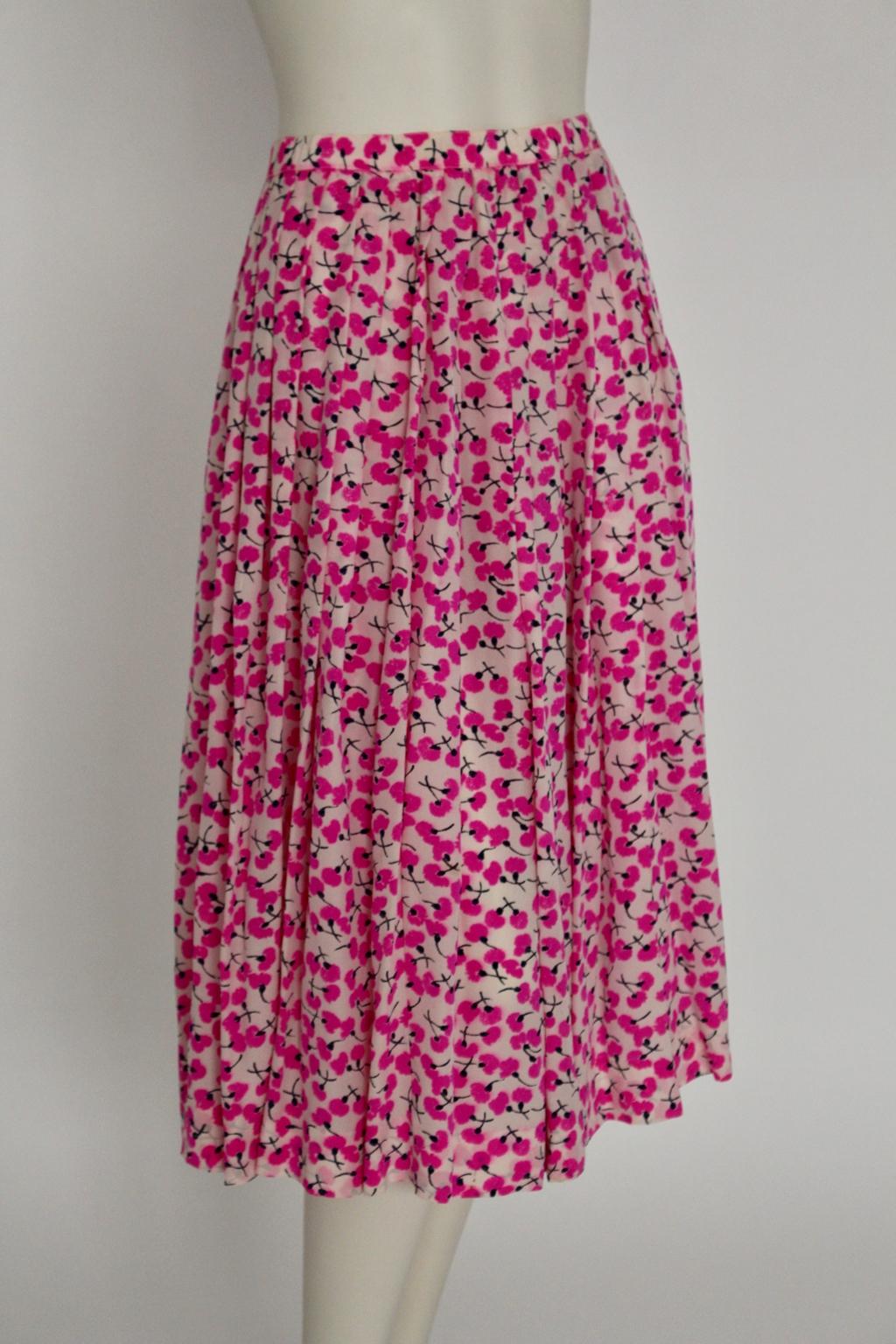 Yves Saint Laurent Rive Gauche Silk Skirt, 1980s  In Excellent Condition For Sale In Vienna, AT