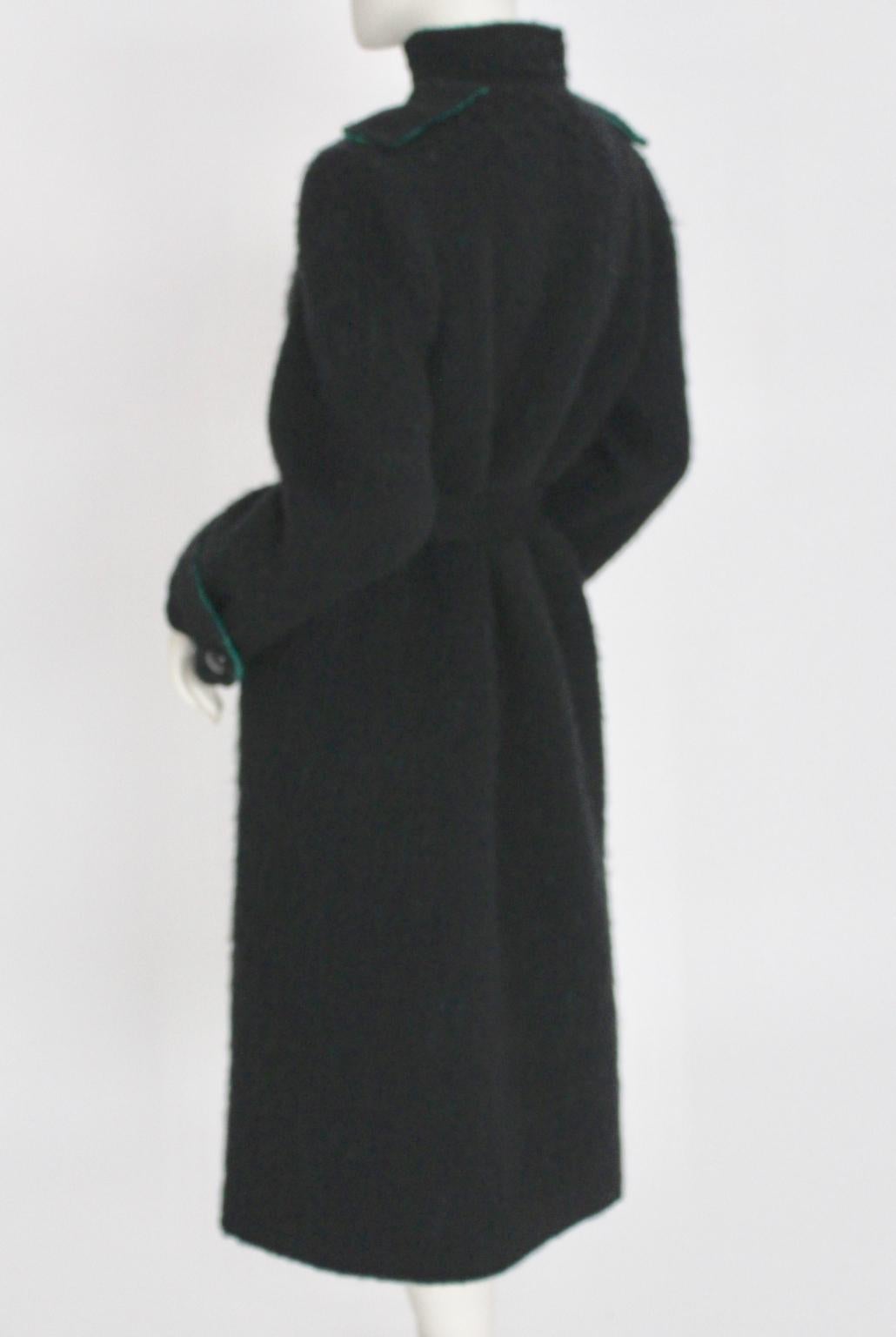 Lancetti Roma Vintage Black and Green Wool Coat 1970s In Good Condition For Sale In Vienna, AT