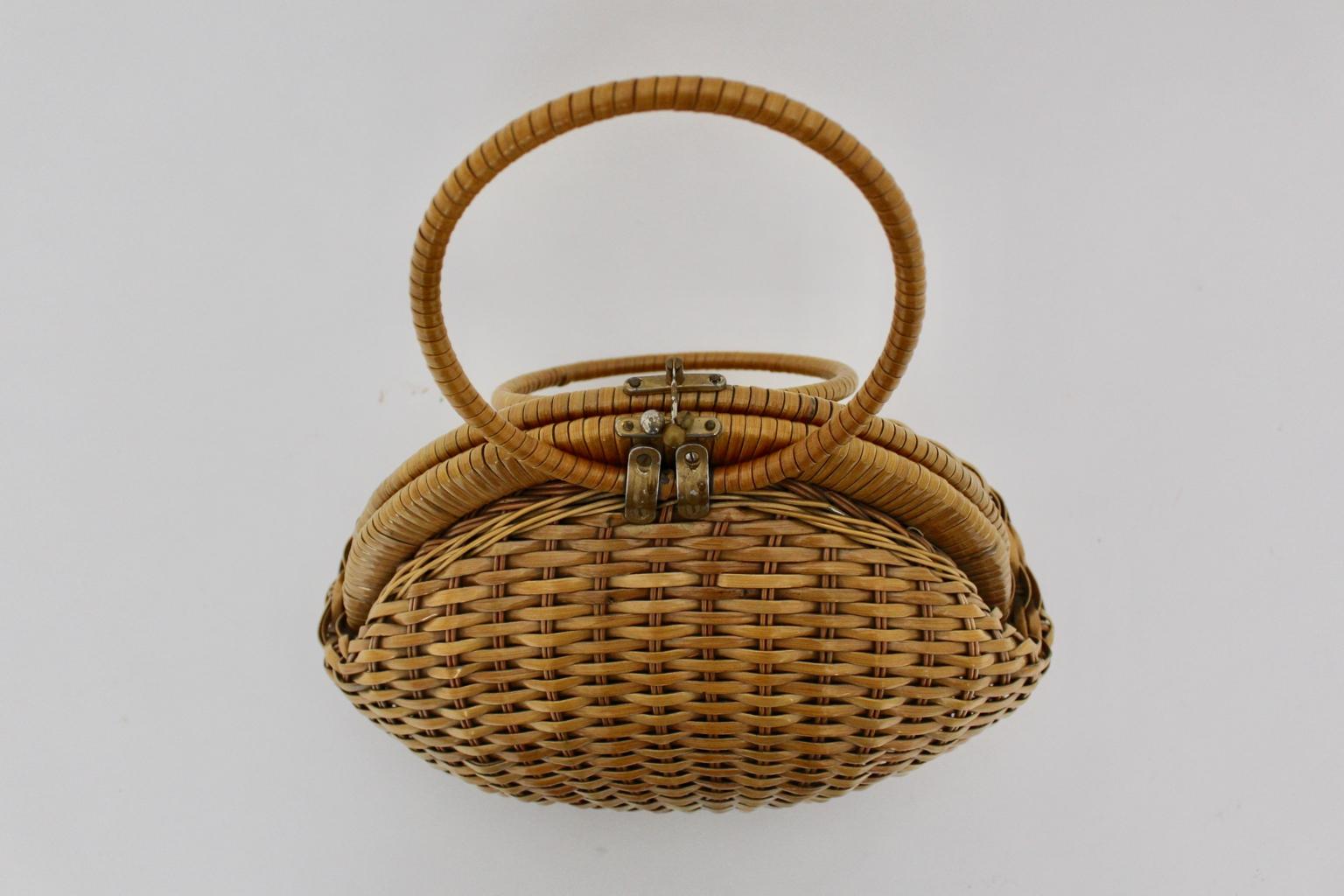 Basket Vintage Rattan Handle Handbag 1950s Italy In Good Condition In Vienna, AT