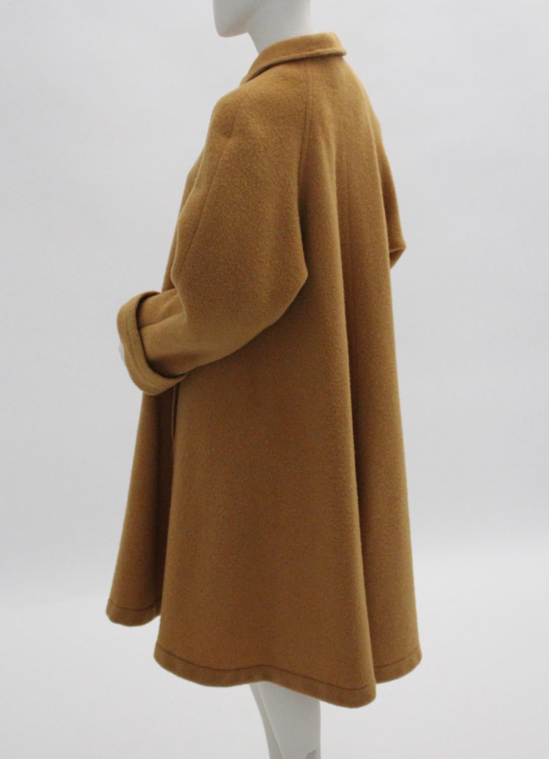 Guy Laroche Diffusion Paris Vintage Wool Coat 1970s For Sale 2