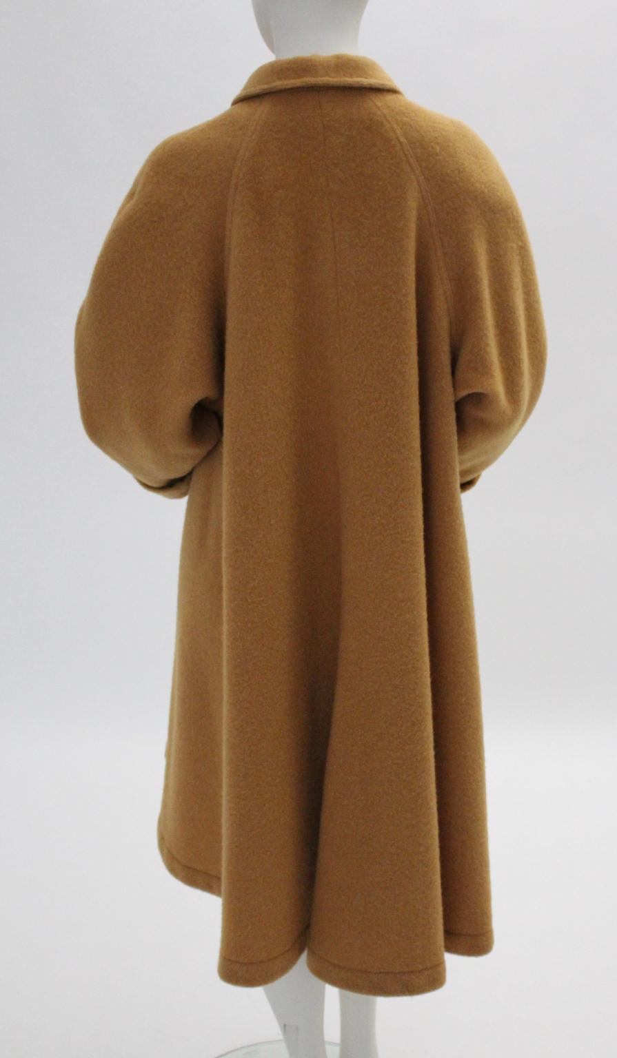 Guy Laroche Diffusion Paris Vintage Wool Coat 1970s For Sale 5