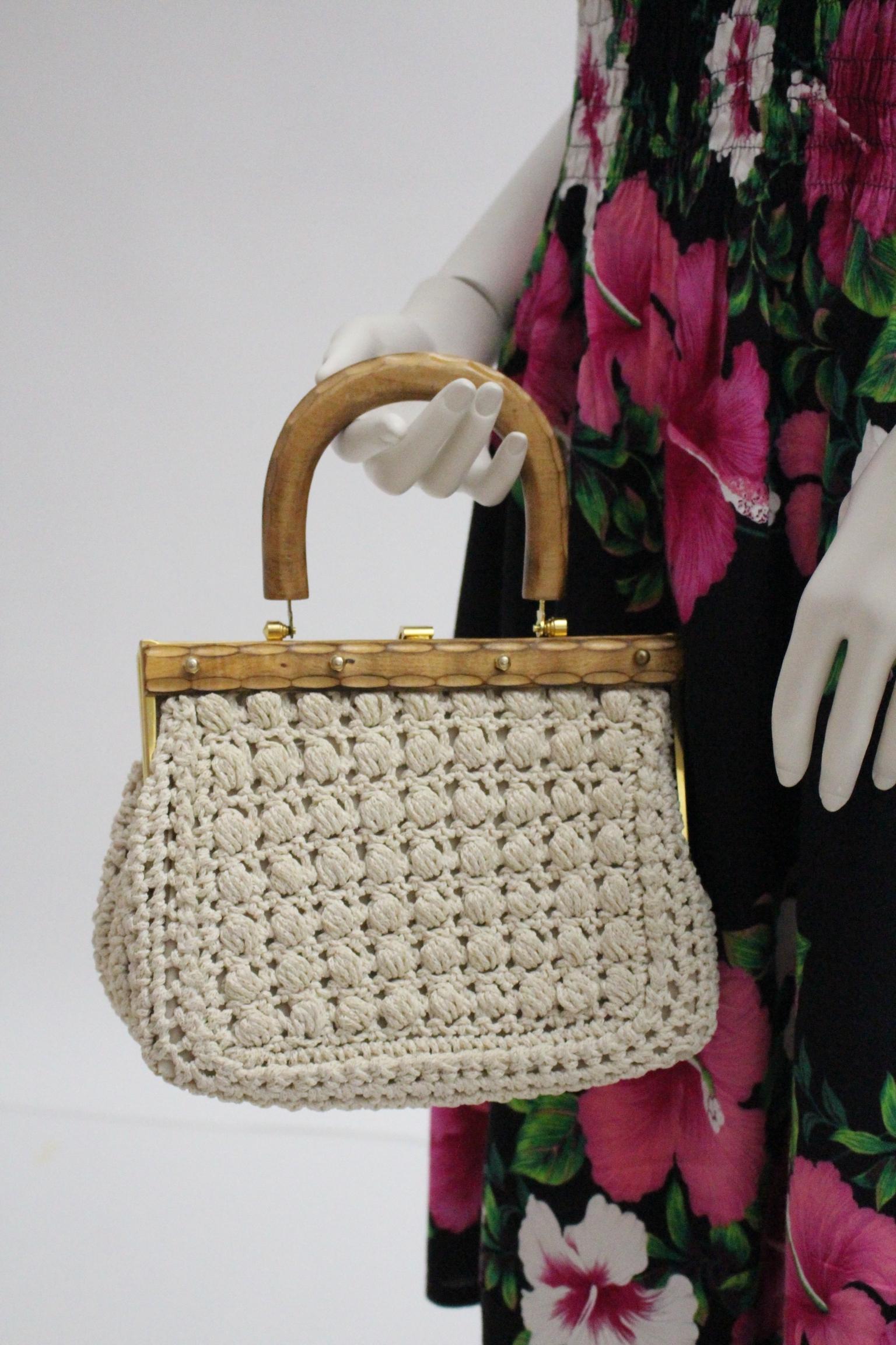 Women's White Vintage Handlebag Crochet Italy, 1960s For Sale