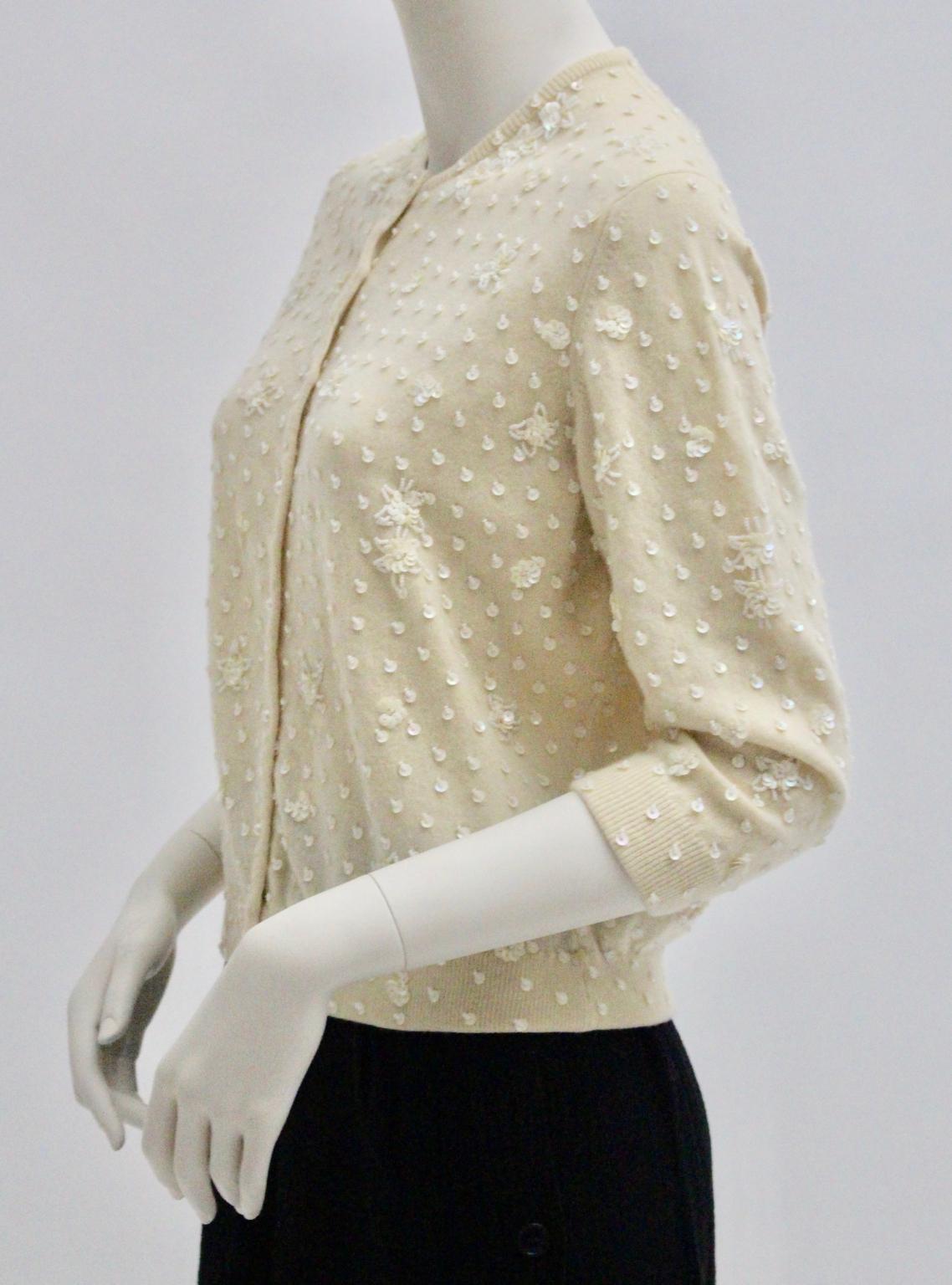 Modette Vienna Off white Cashmere Knit Vest, 1950s For Sale 1