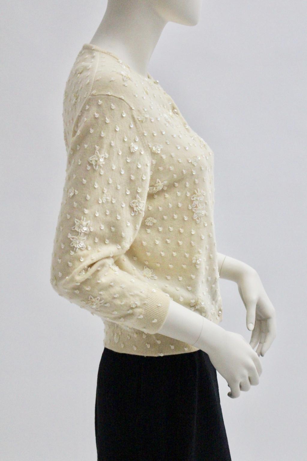 Modette Vienna Off white Cashmere Knit Vest, 1950s For Sale 5