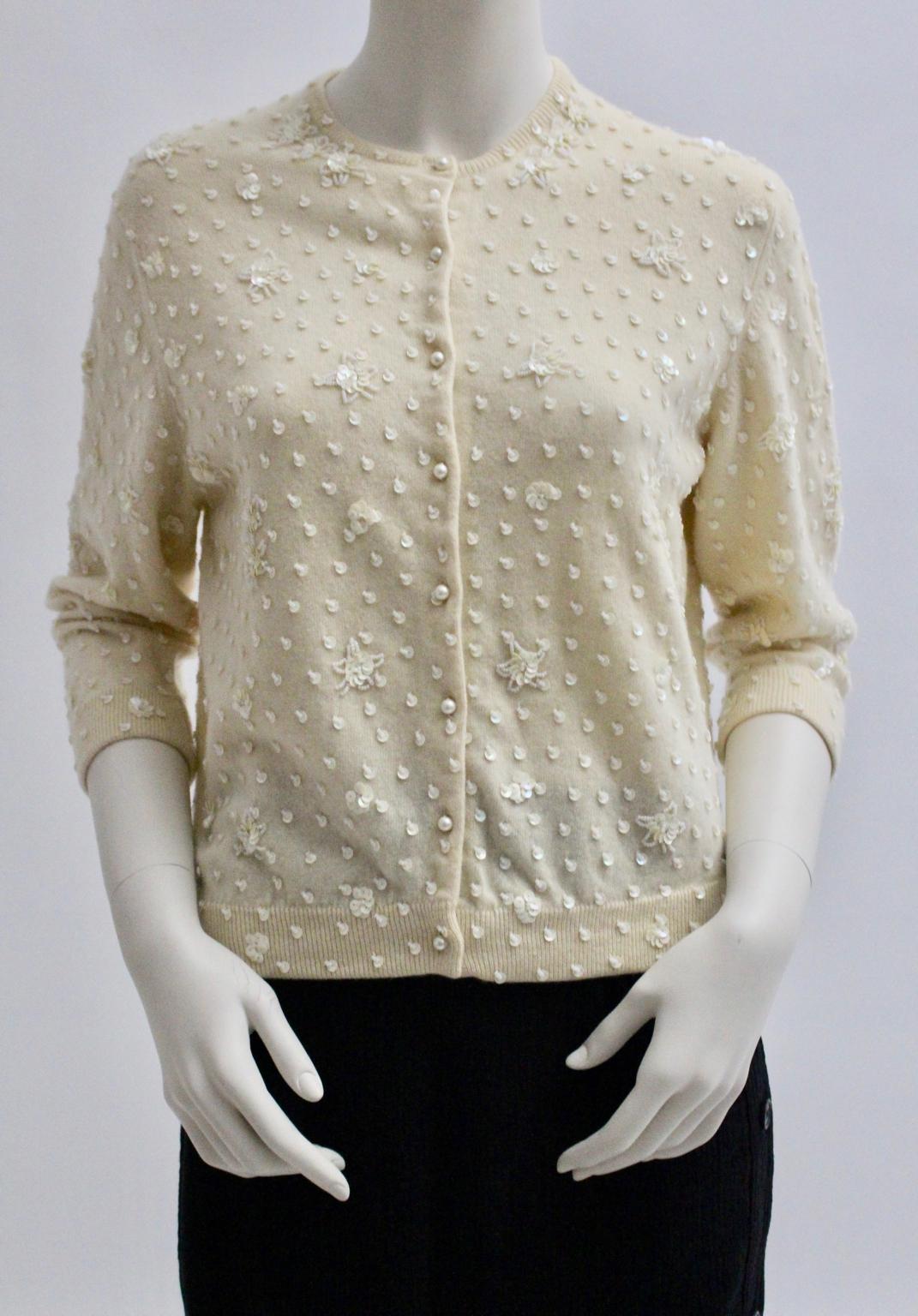 Modette Vienna Off white Cashmere Knit Vest, 1950s For Sale 7