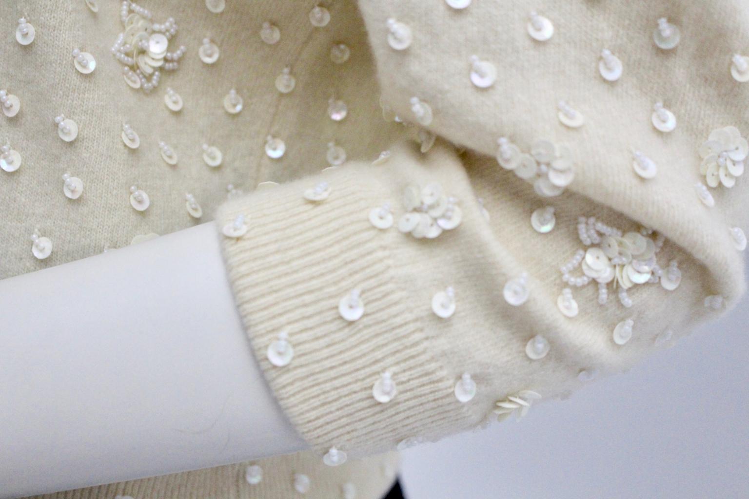 Modette Vienna Off white Cashmere Knit Vest, 1950s For Sale 11