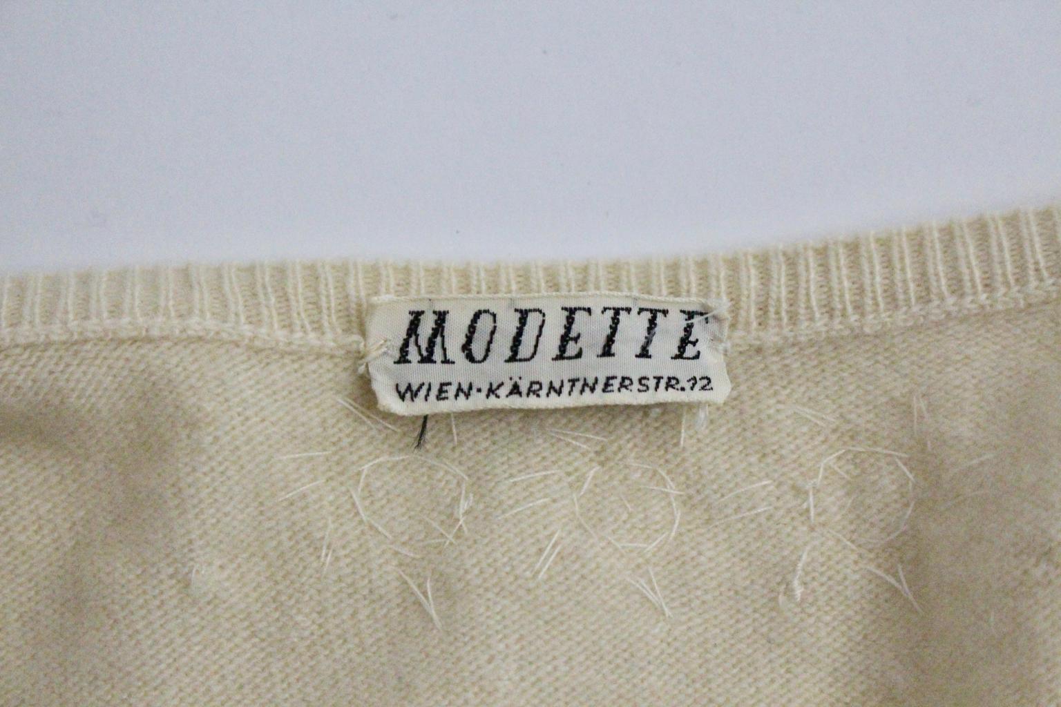 Modette Vienna Off white Cashmere Knit Vest, 1950s For Sale 12