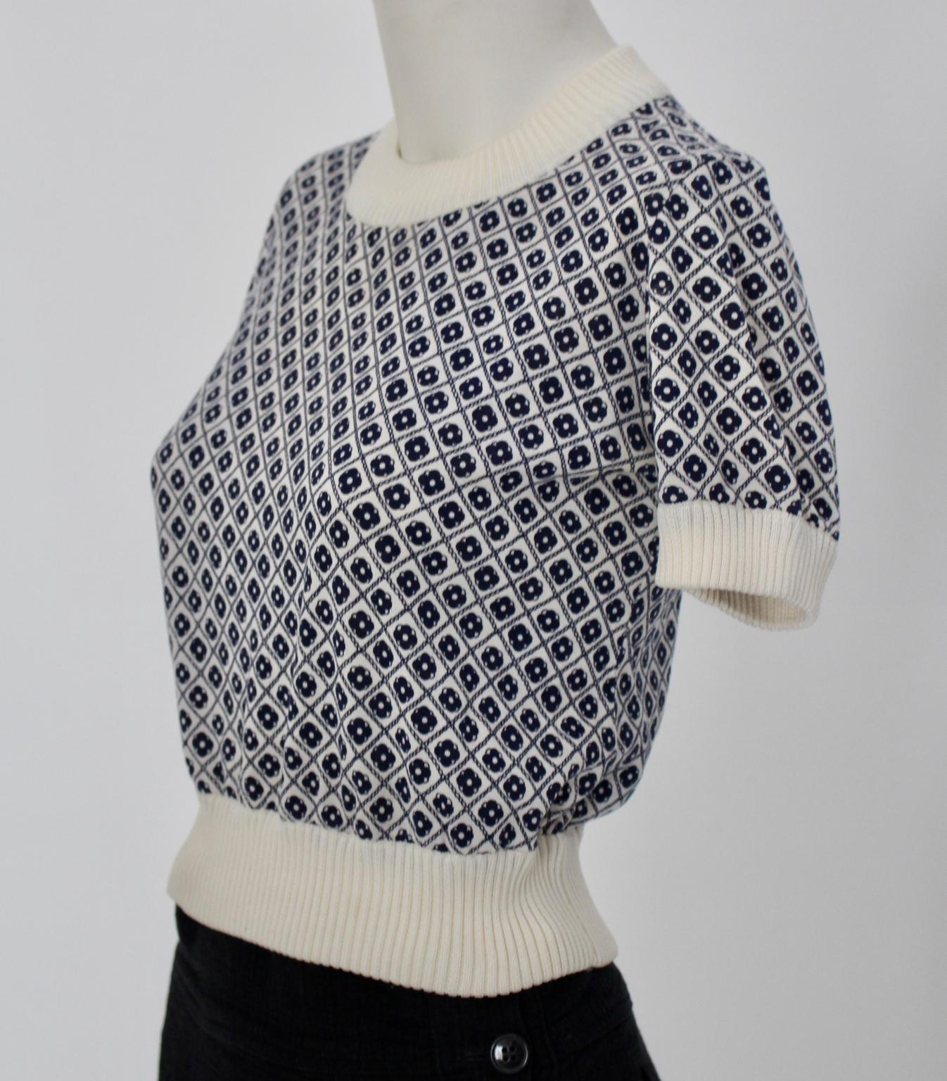 Gray Rose Bernard Vintage Blue and White Allover Pattern Sweater 1960s For Sale