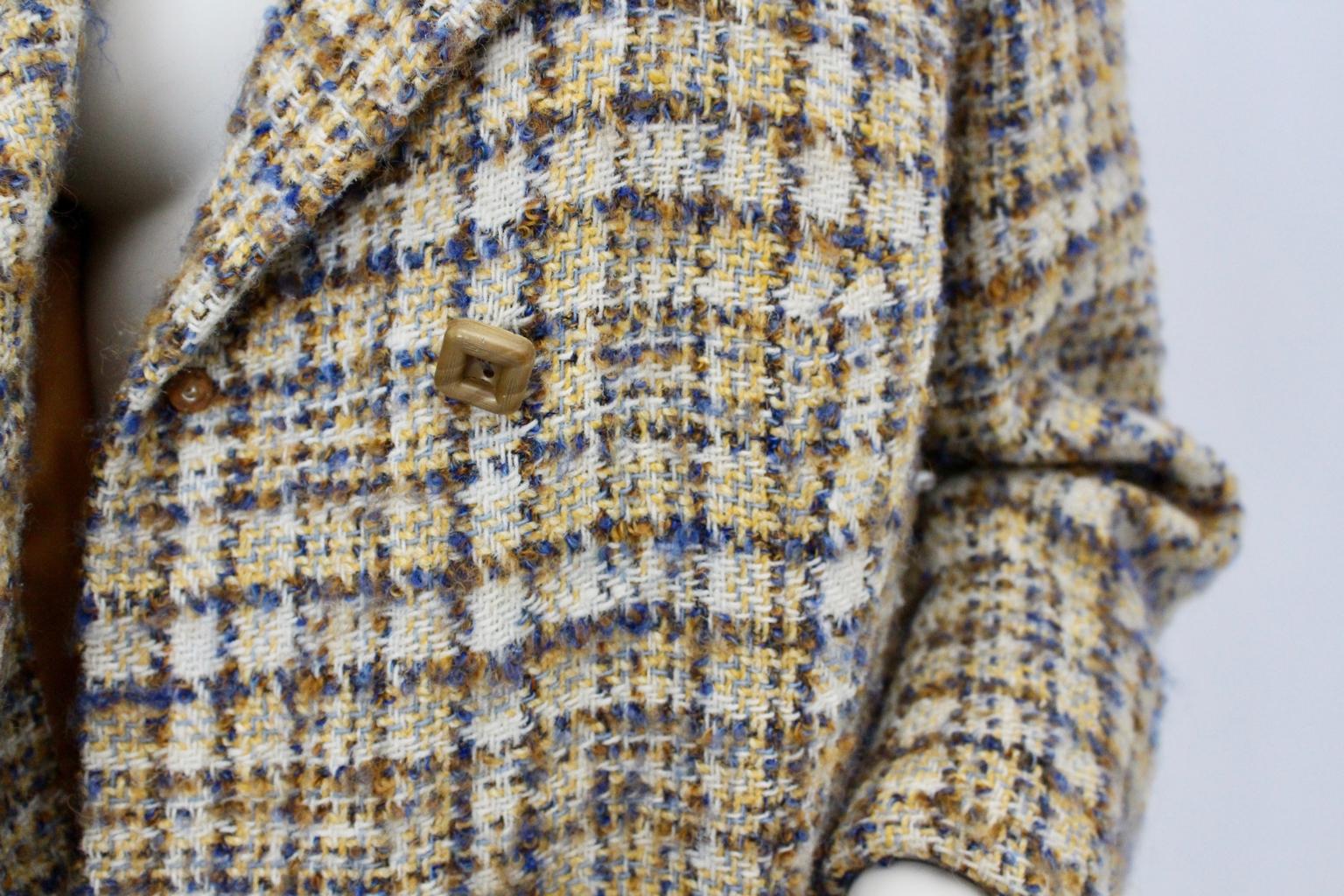 Herbert Schill Wool Tweed Boucle Double Breasted Coat circa 1968 Vienna For Sale 4