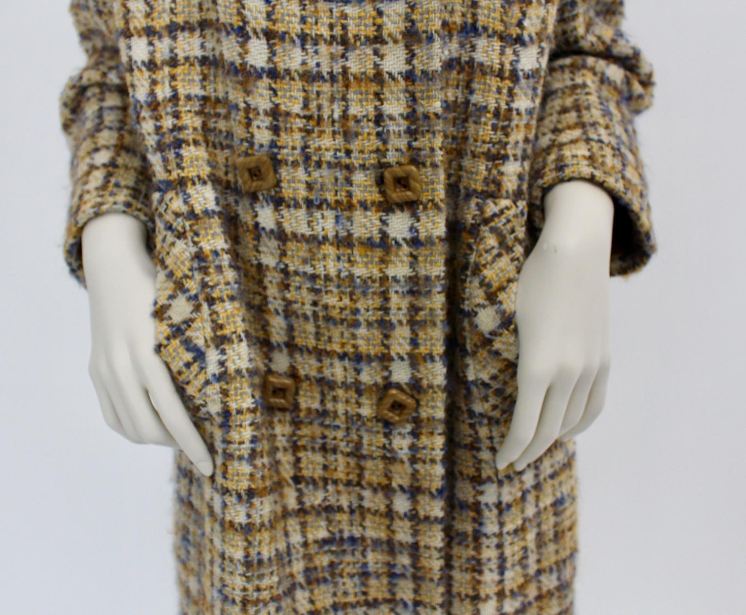 Herbert Schill Wool Tweed Boucle Double Breasted Coat circa 1968 Vienna For Sale 6