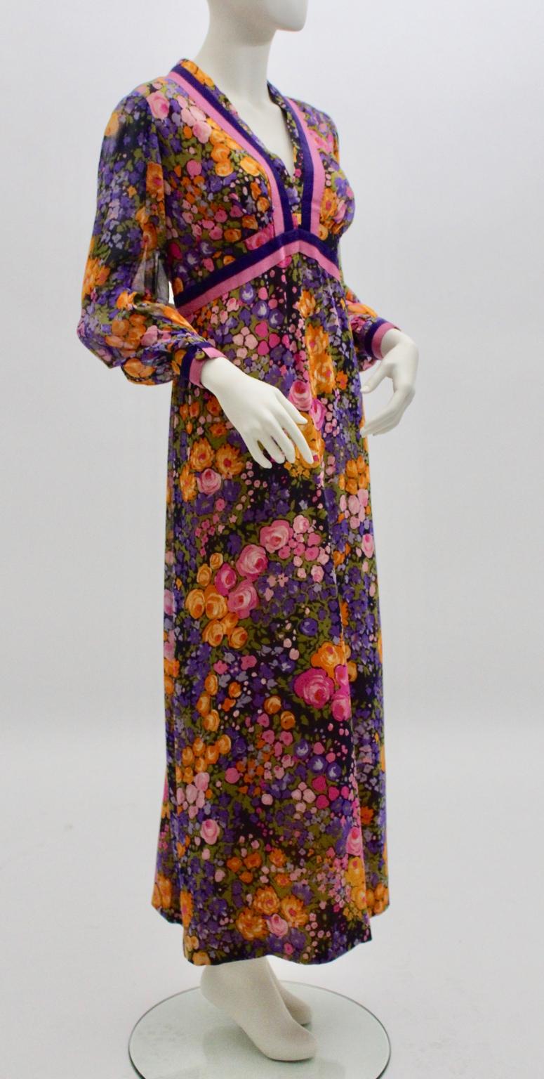 Herbert Schill Vintage Flower Print Boho Maxi Dress 1970s In Good Condition For Sale In Vienna, AT