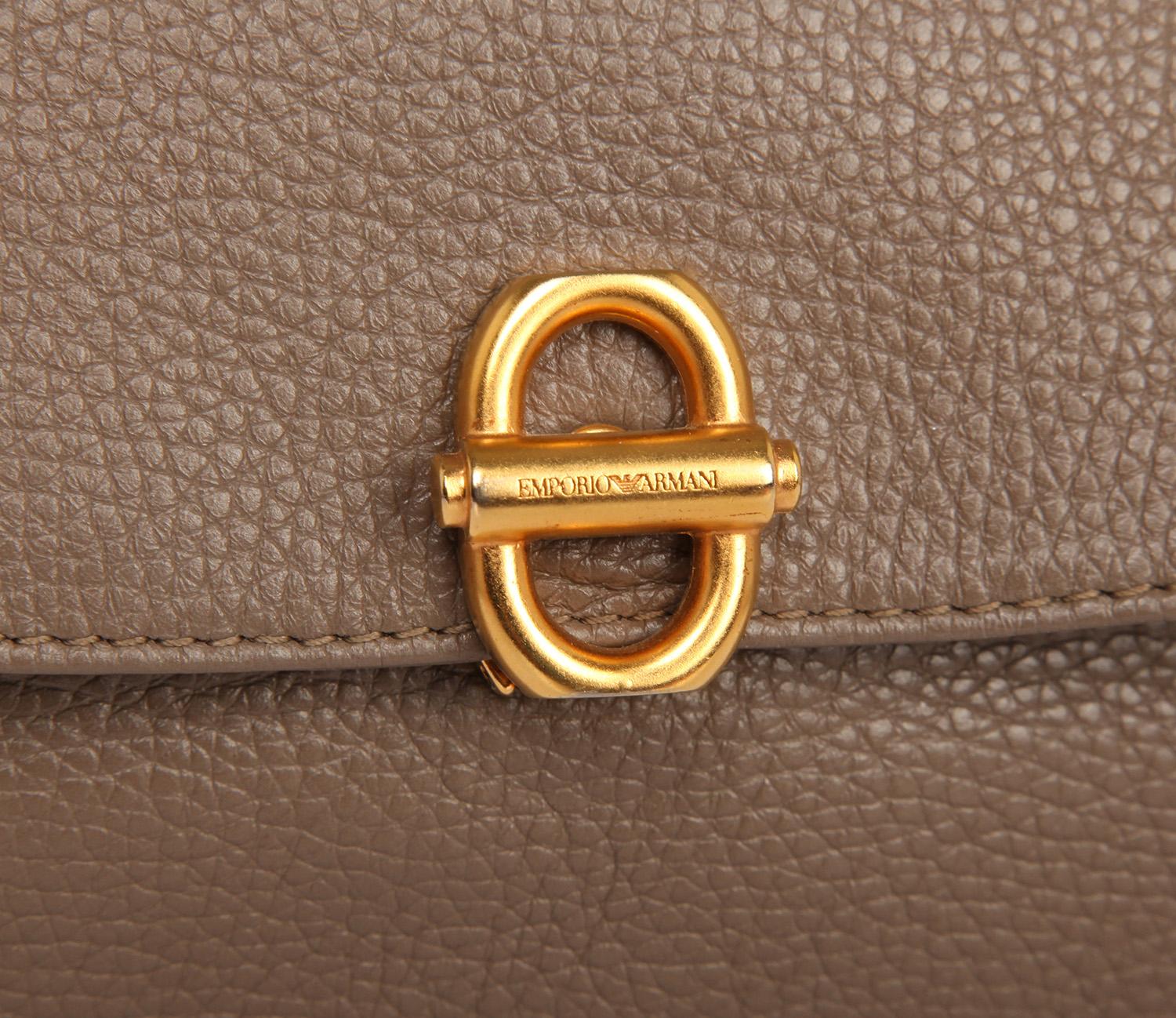 Emporio Armani Top handle Shopper Marrone Calfskin leather Y3A003-YG233 In New Condition For Sale In Karlsfeld, DE