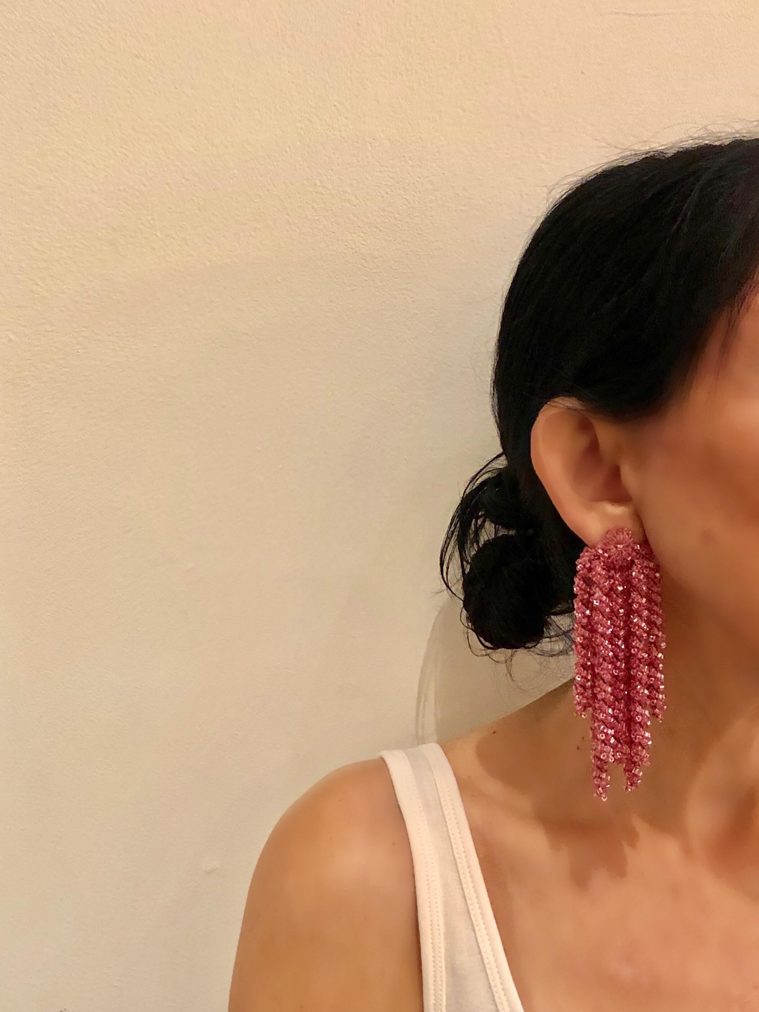 Large Linear Pink Designer Statement Earrings  (Zeitgenössisch)