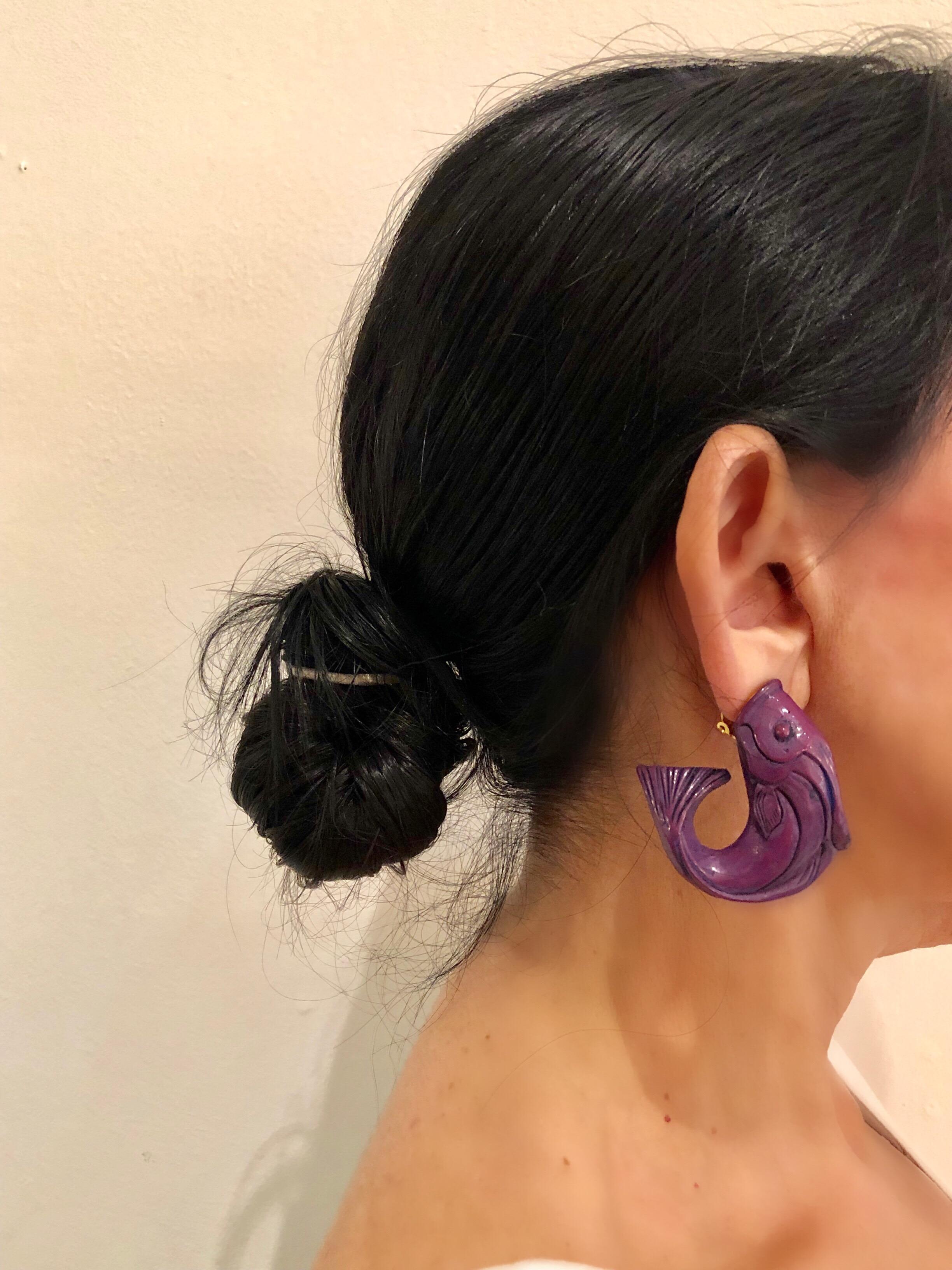 Vintage Purple High Fashion Fish Statement Earrings  In Excellent Condition In Palm Springs, CA