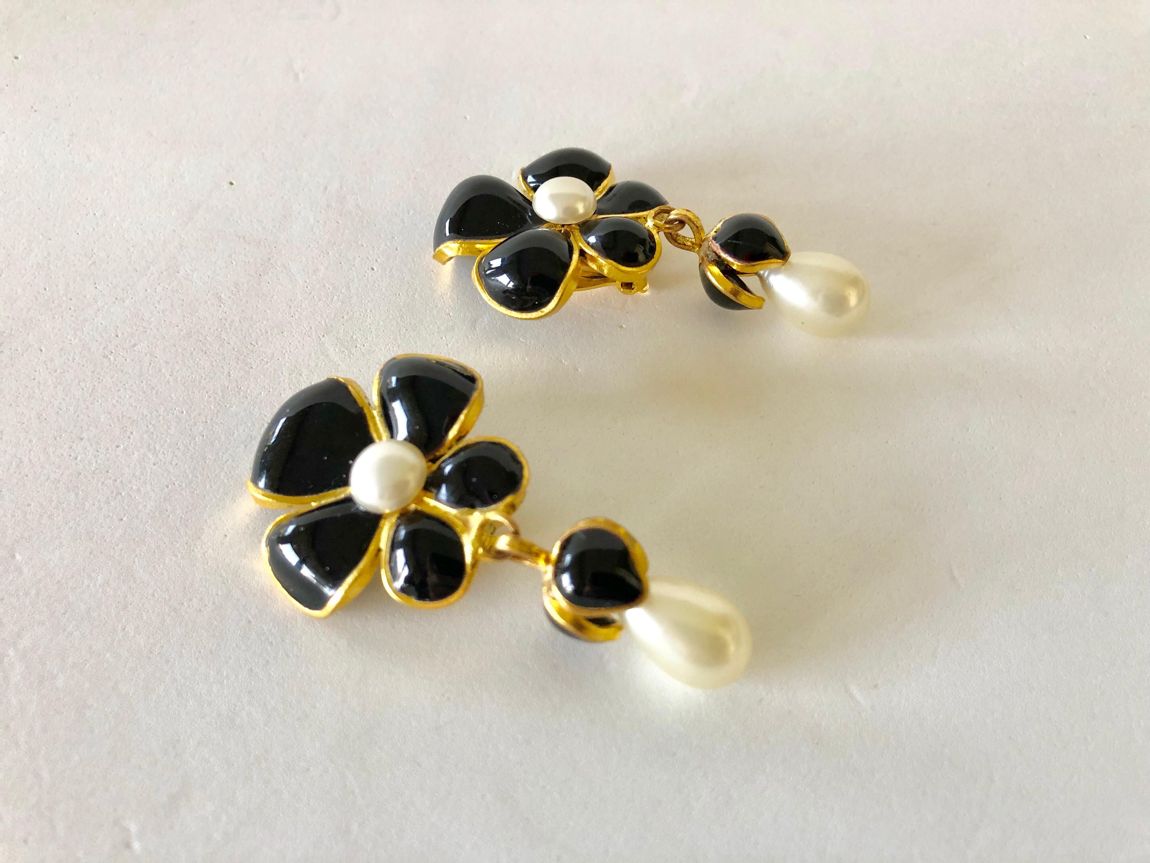 Vintage Chanel Black Pearl Flower Statement Earrings  3