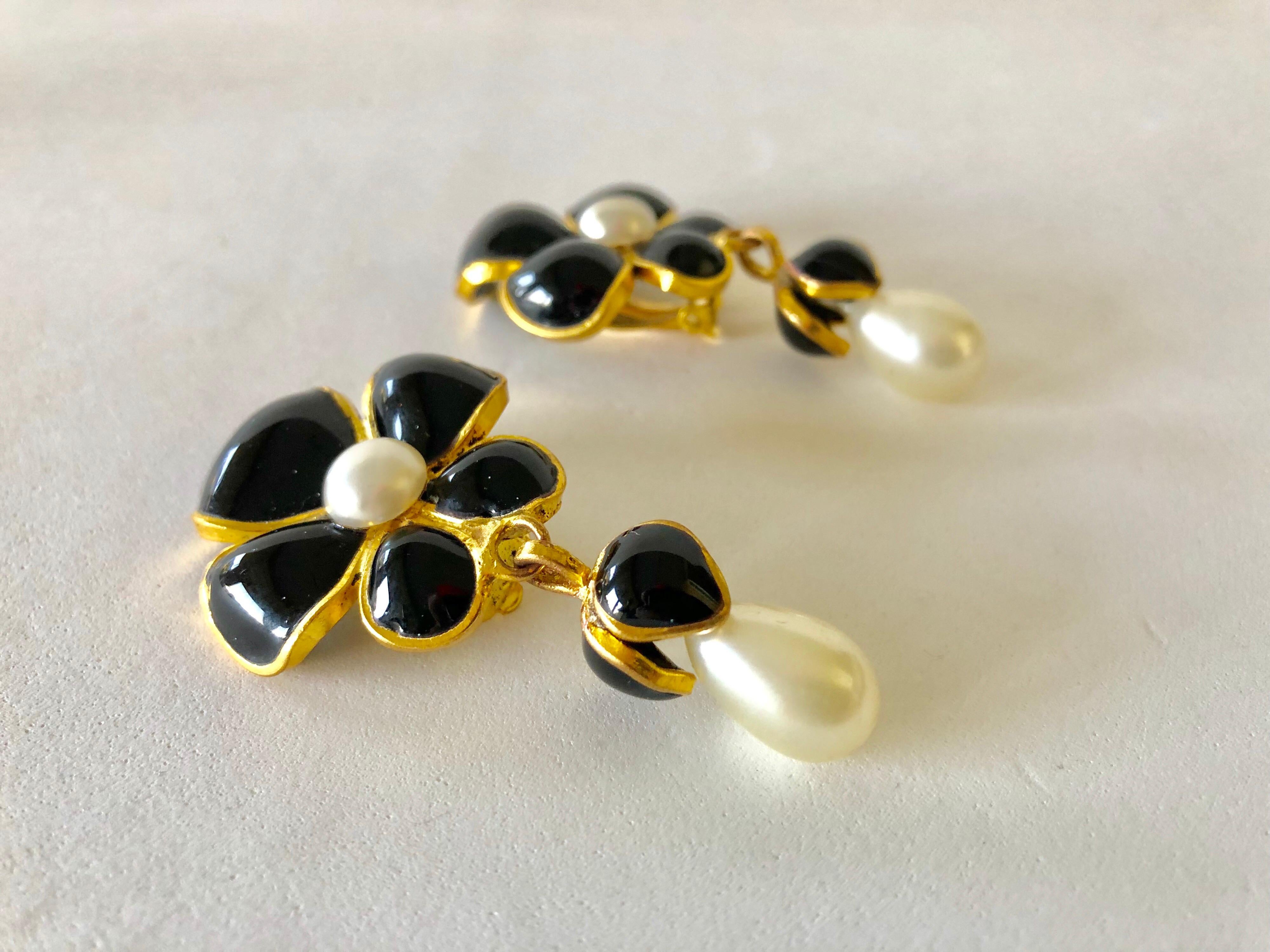 Vintage Chanel Black Pearl Flower Statement Earrings  4