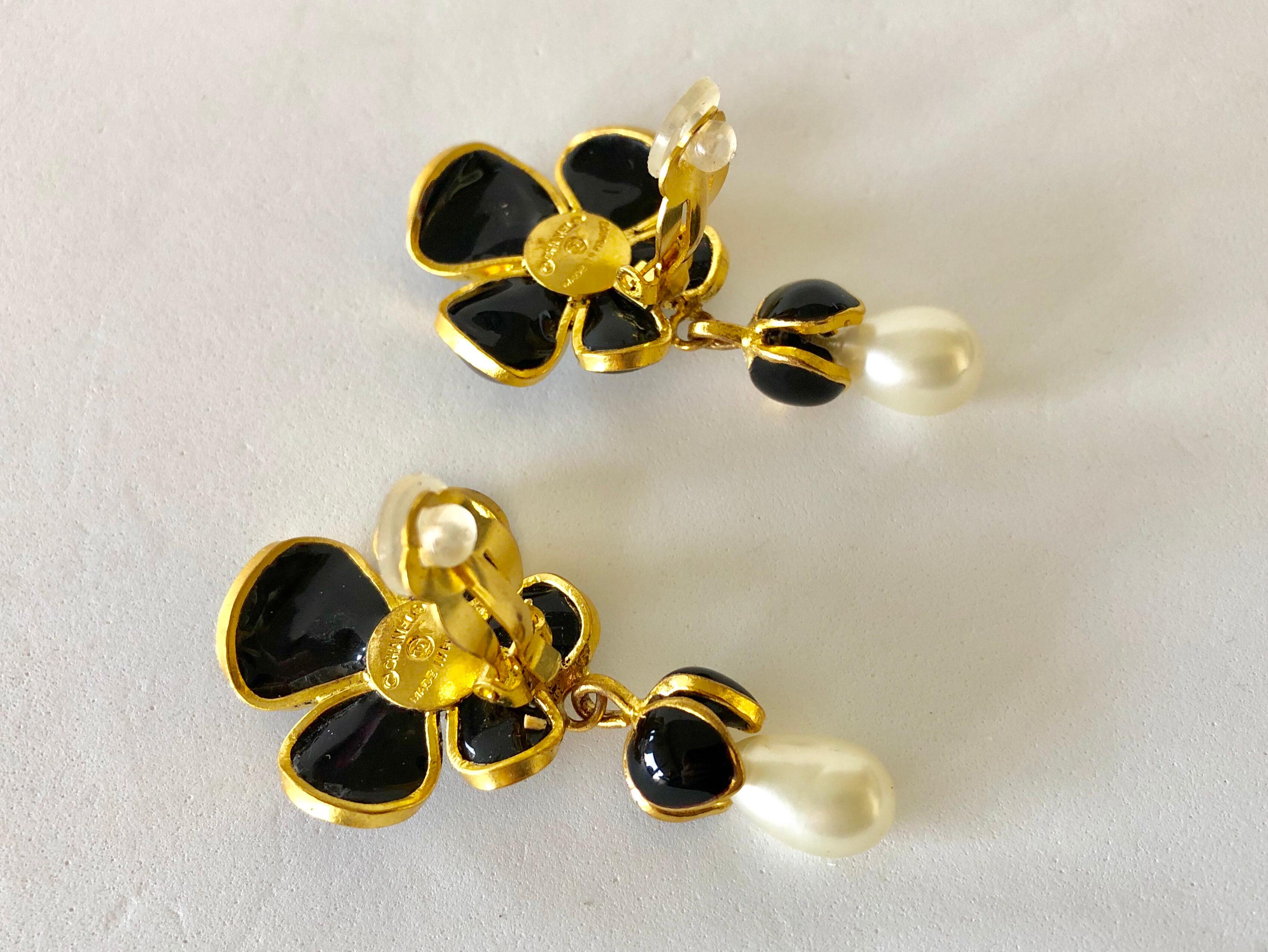 Vintage Chanel Black Pearl Flower Statement Earrings  5
