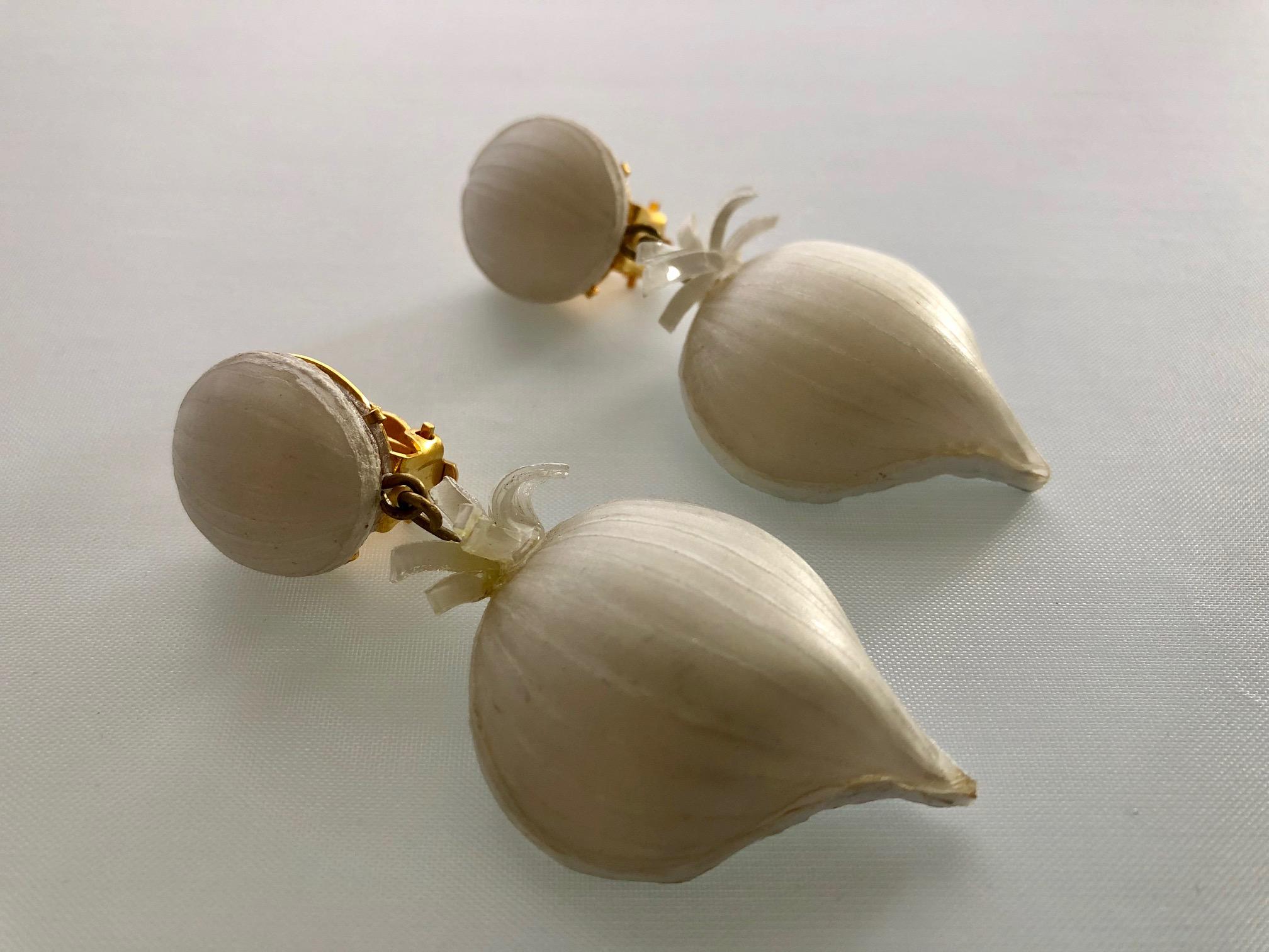 Cilea Paris French enameline Garlic Earrings  In New Condition In Palm Springs, CA