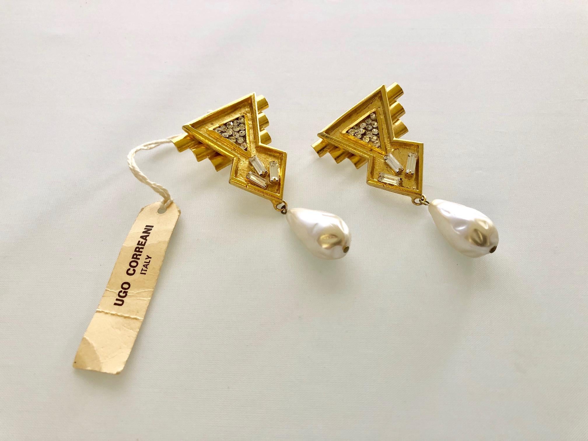 Vintage Ugo Correani 1980's Geometric Architectural Pearl Drop Earrings In Excellent Condition In Palm Springs, CA