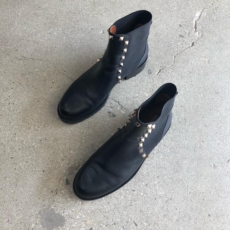 Valentino Rockstud Chelsea Boots In New Condition In Thousand Oaks, CA