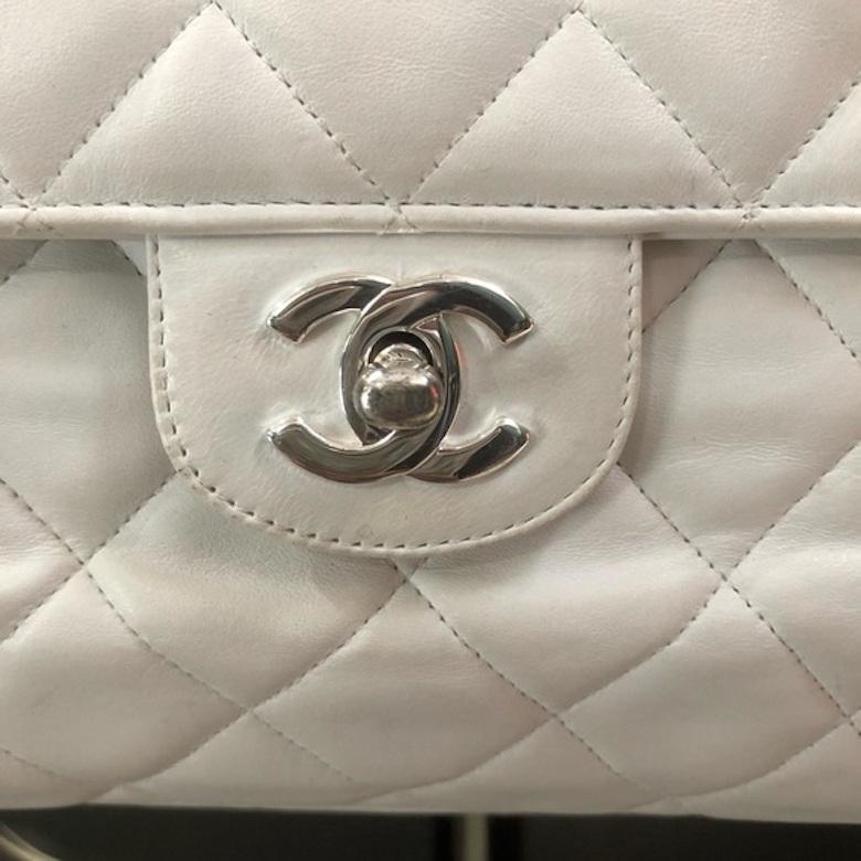 Women's Chanel Vintage Quilted Leather Flap Bag