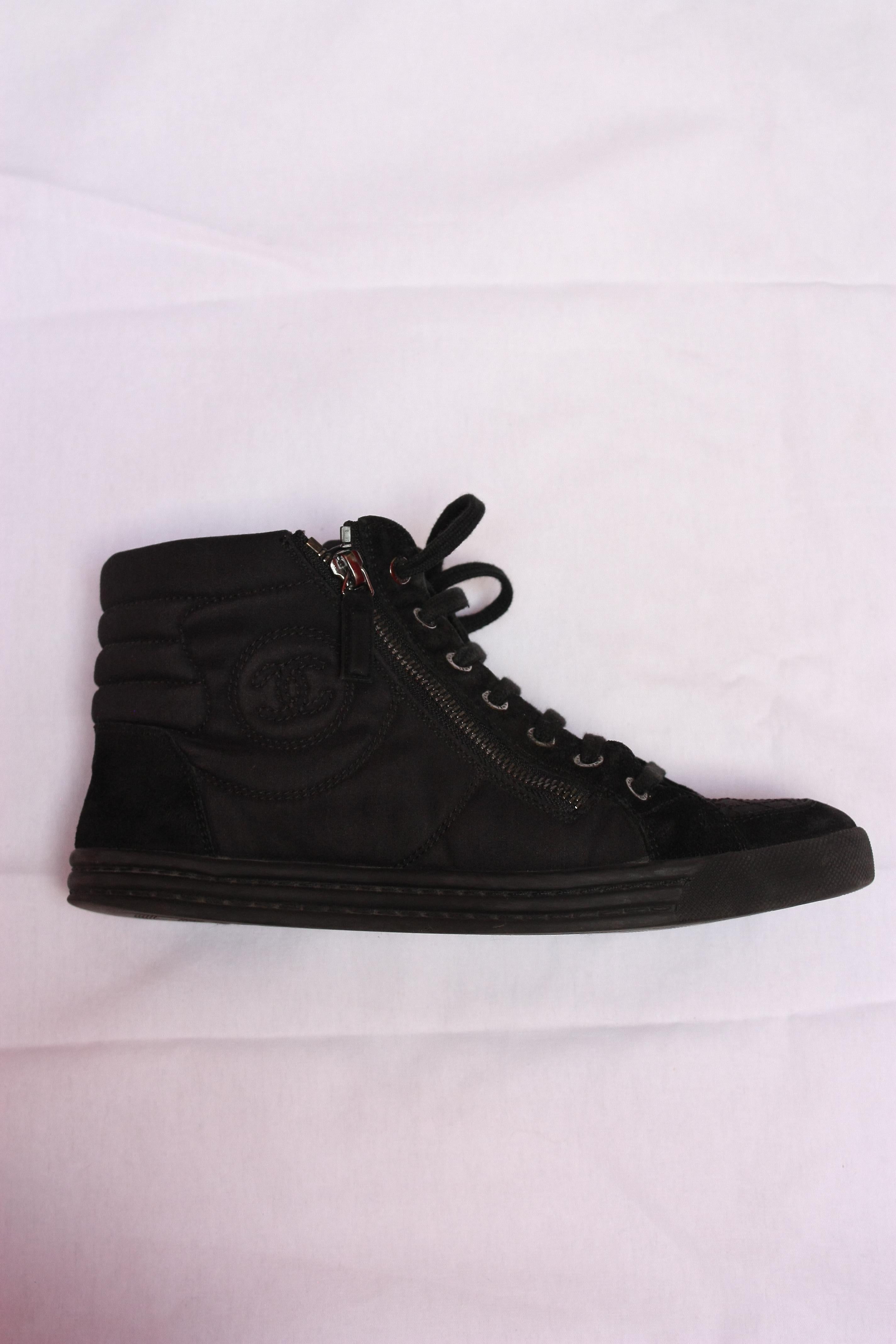 Chanel Black High Top Sneakers In Excellent Condition In Thousand Oaks, CA