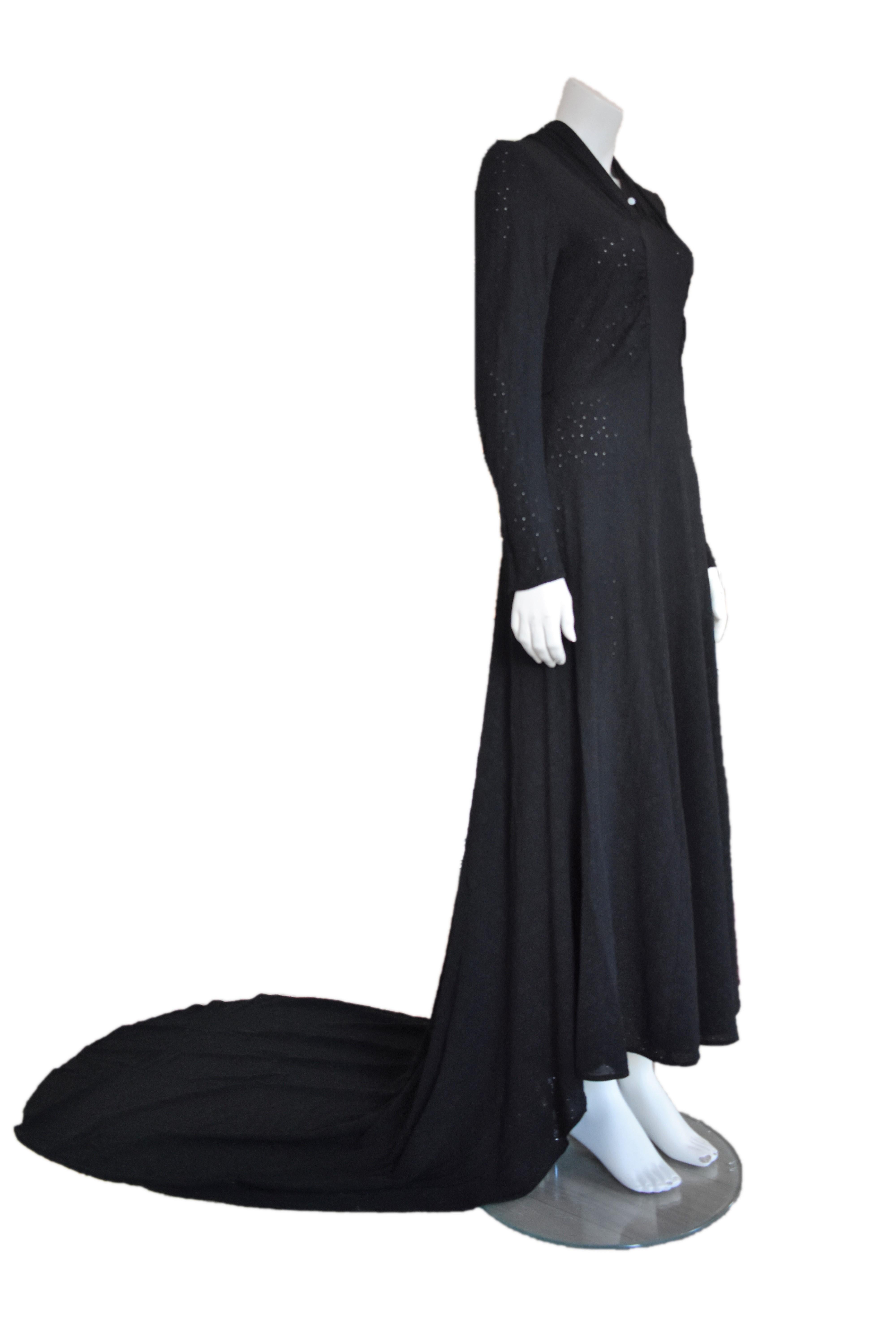 FINAL SALE Vintage Embroidered Hand-Made 1940's Black Gown with Long Train (Schwarz) im Angebot
