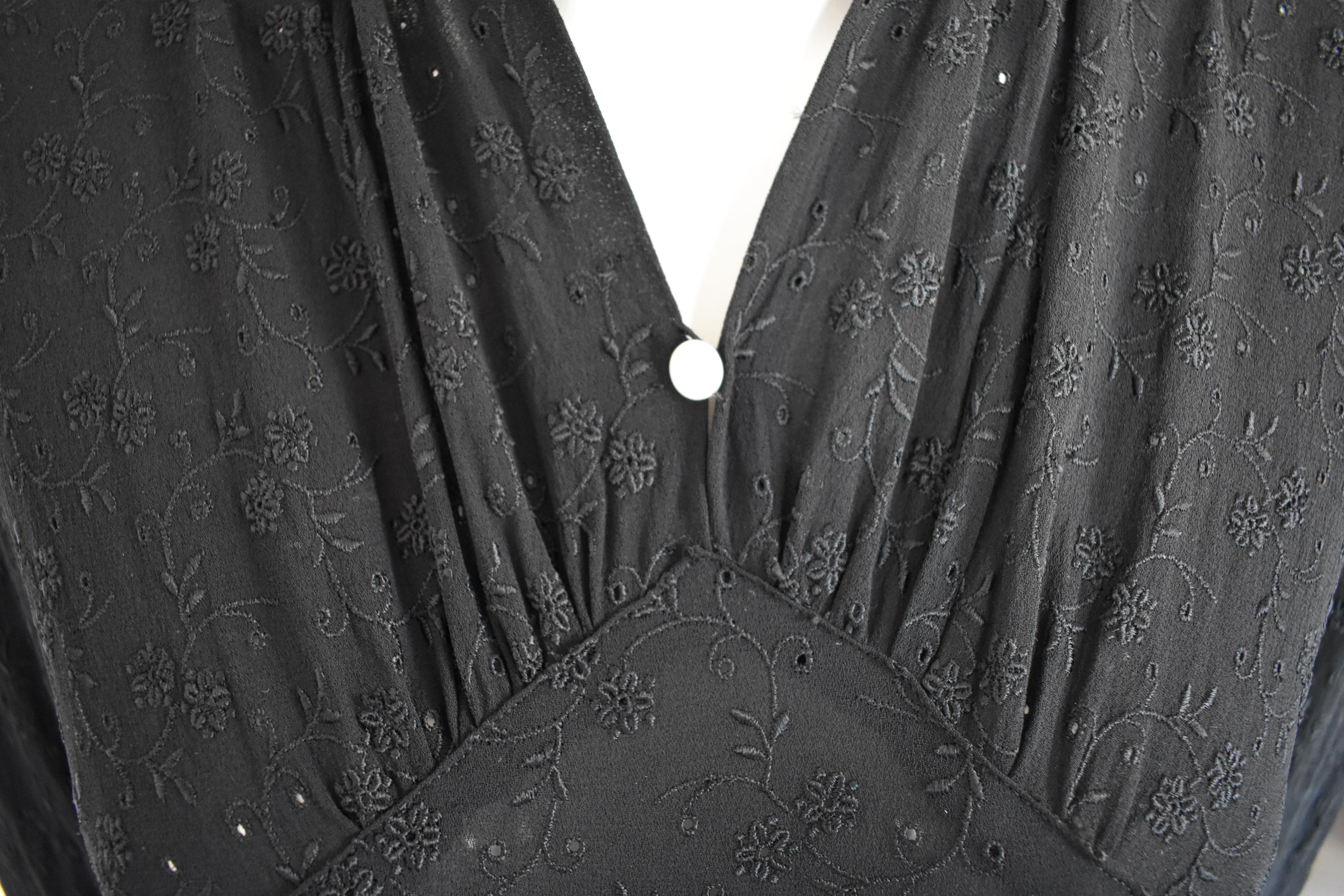 FINAL SALE Vintage Embroidered Hand-Made 1940's Black Gown with Long Train im Angebot 4