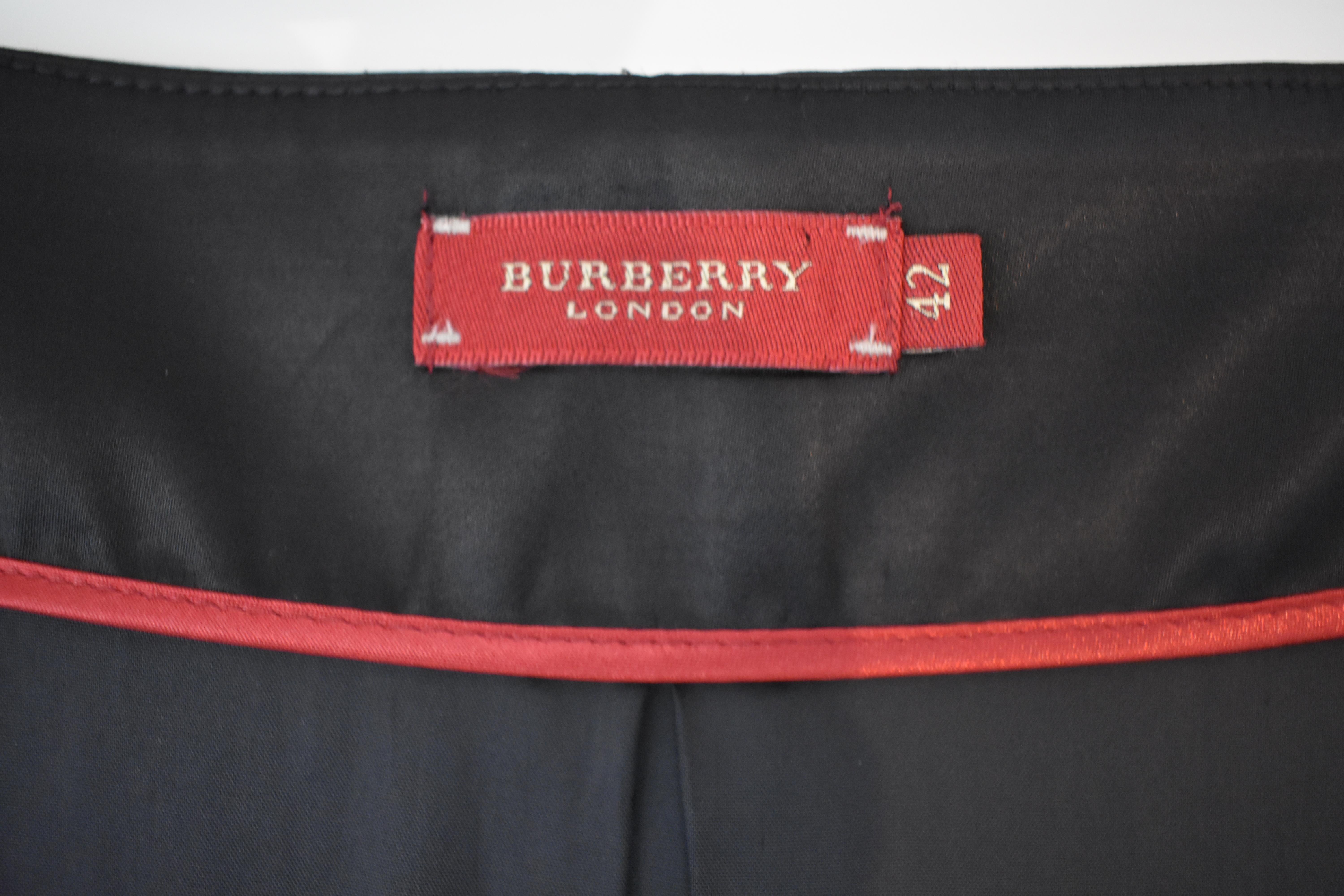 Black Burberry Satin High Waist Skirt im Angebot 4