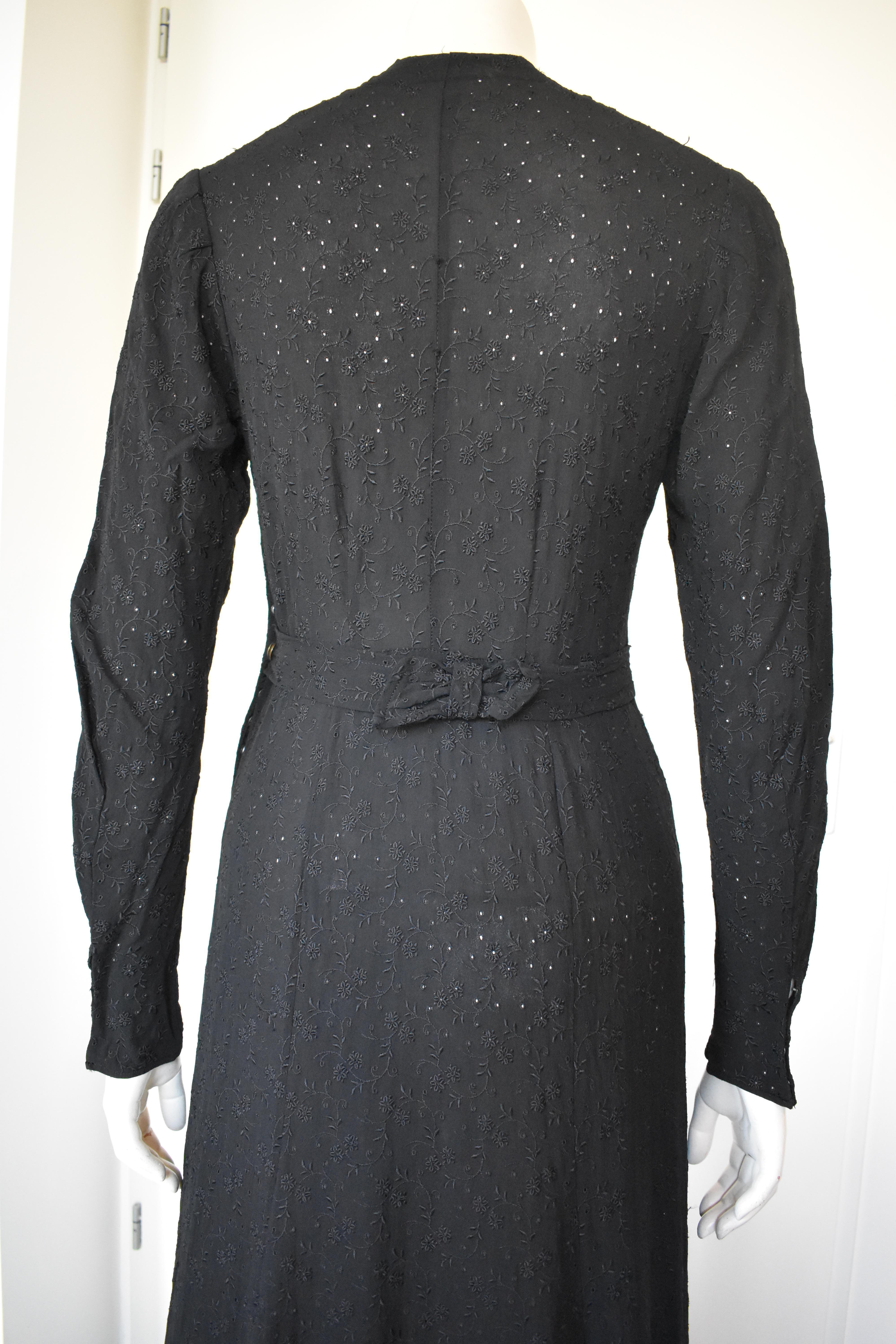 FINAL SALE Vintage Embroidered Hand-Made 1940's Black Gown with Long Train im Angebot 5