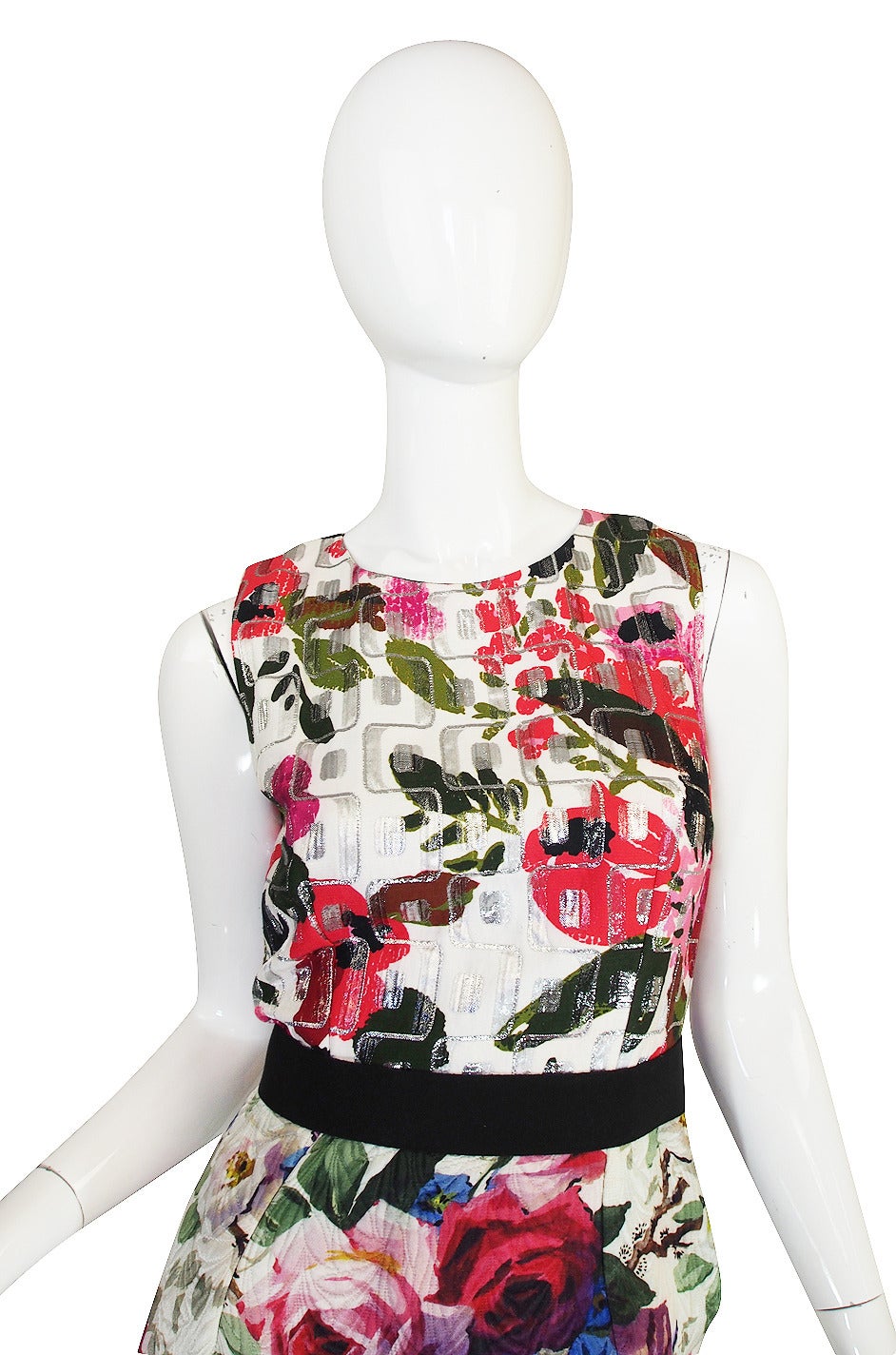 Recent Dolce & Gabbana Fitted Floral & Metallic Dress In Excellent Condition For Sale In Rockwood, ON