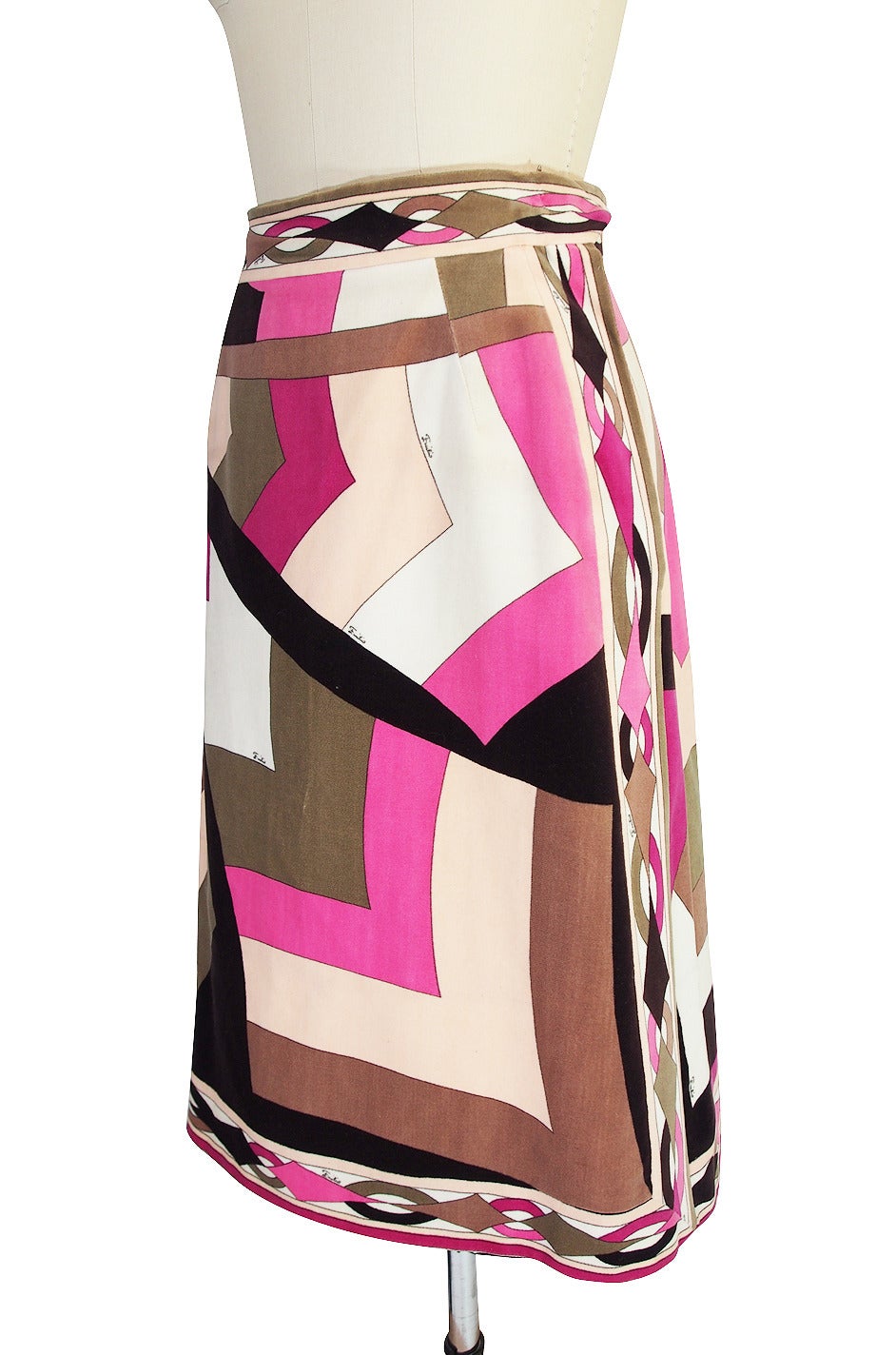 Women's 1960s Beautiful Pink Velvet Emilio Pucci Skirt For Sale