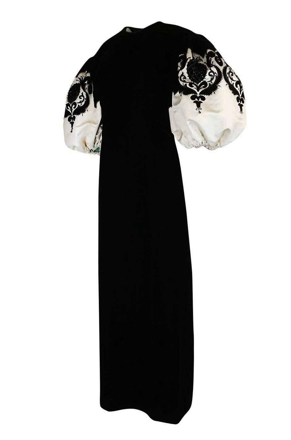 1960s Pierre Balmain Haute Couture Lesage Beaded Velvet Dress In Excellent Condition In Rockwood, ON