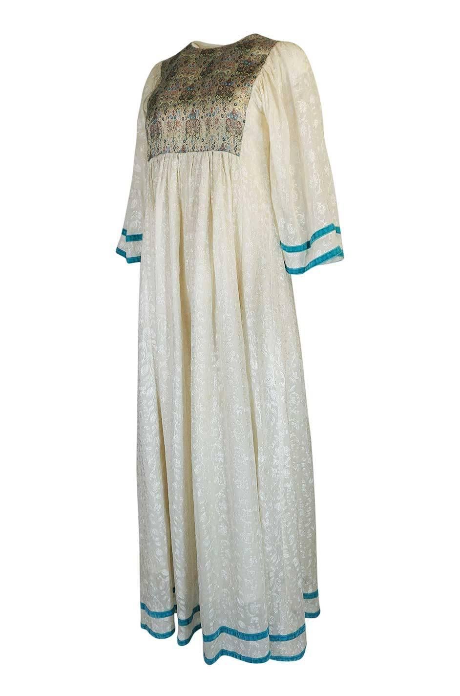 c1968 Thea Porter Embroidered Ivory & Brocade 'Faye' Dress In Excellent Condition In Rockwood, ON
