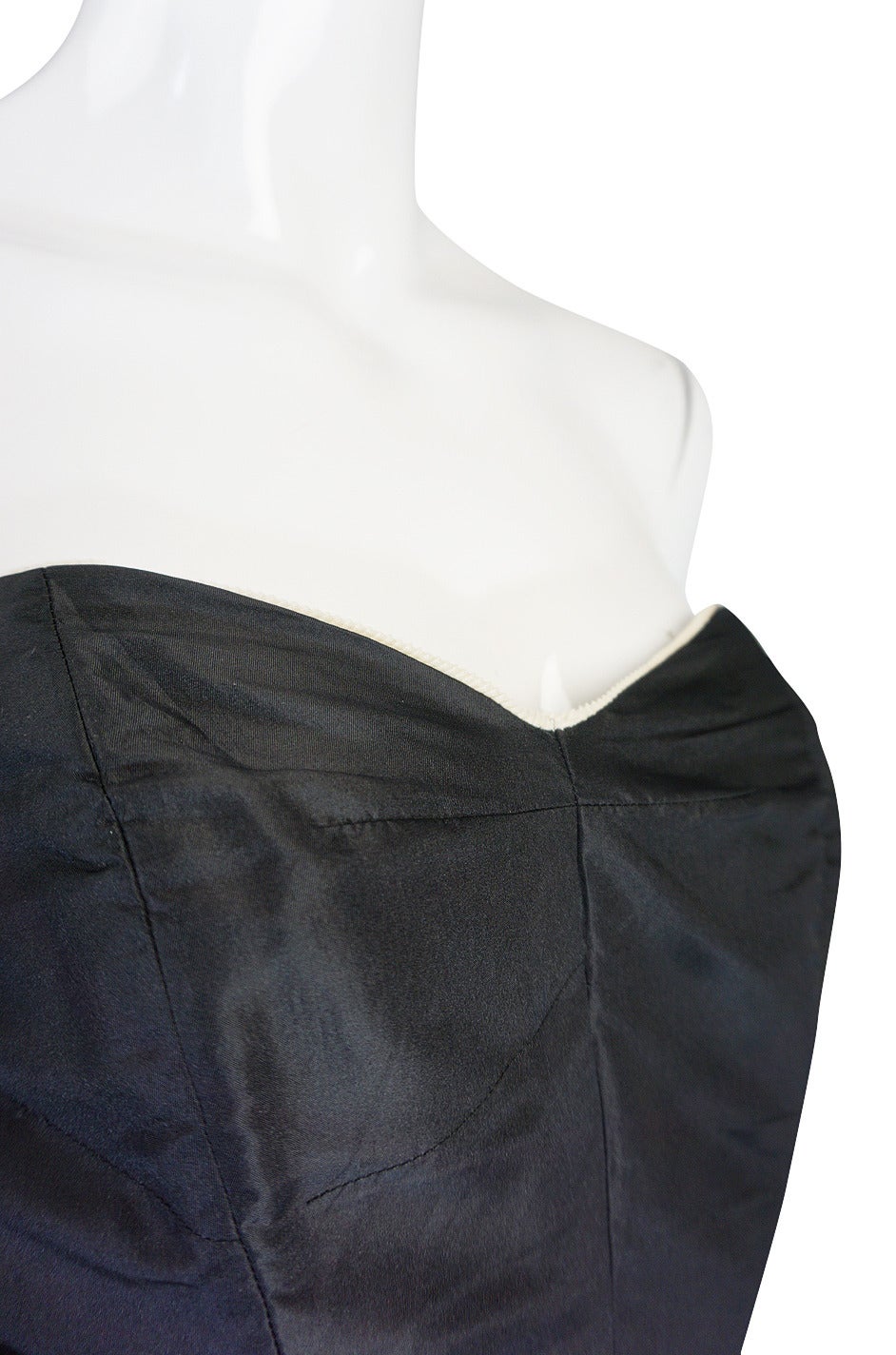 Beautiful 1950s Black Strapless Bonwit Teller Silk Gown For Sale 3
